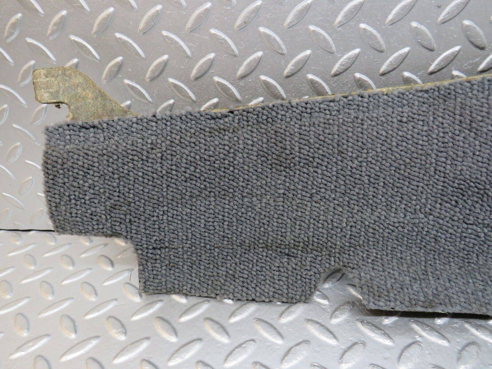 33572 Mercedes-Benz W201 190E 2.0L Centre Console Carpet Right Side Grey