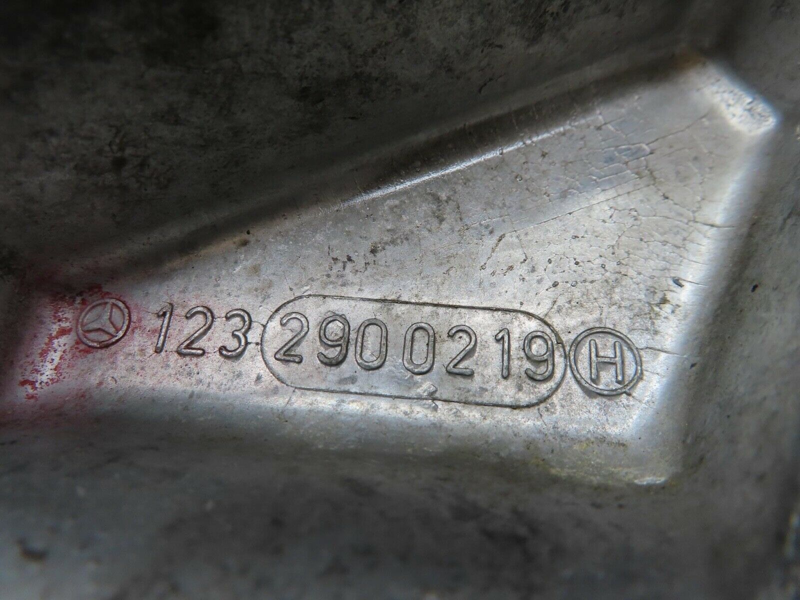 7018 Mercedes-Benz W123 230E Brake Pedal Bracket 1232900219