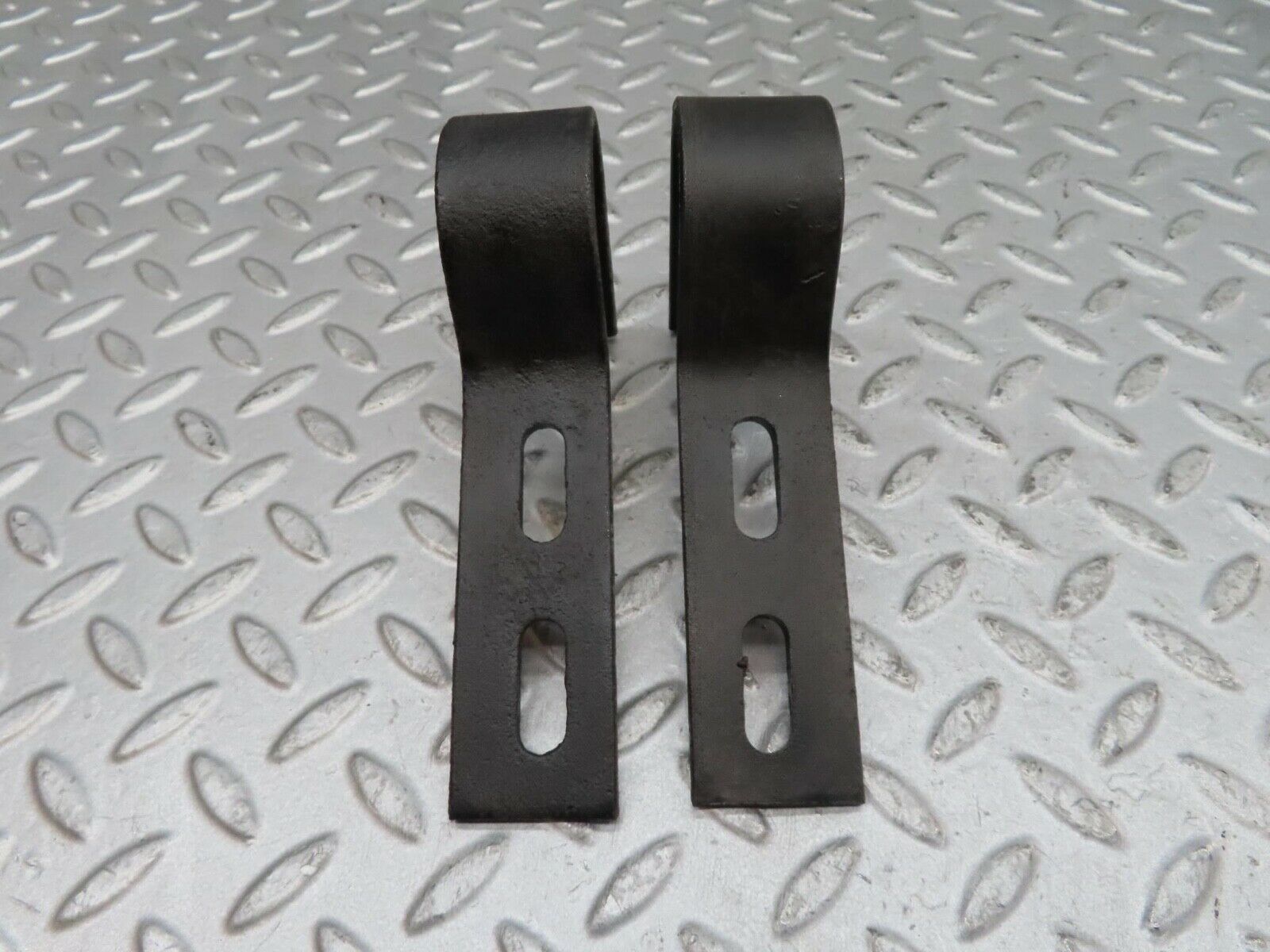 12636 Mercedes-Benz W108 280SE 3.5 Front Bumper Holder