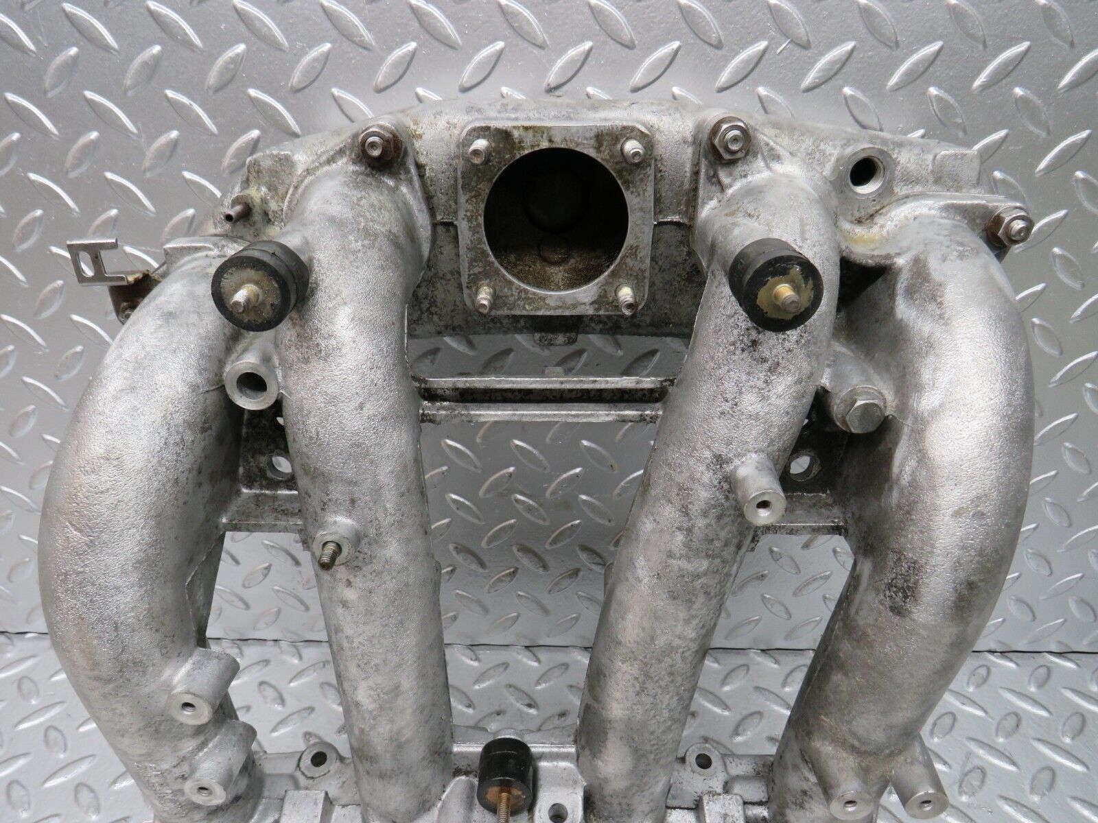 28696 Mercedes-Benz W123 230E Intake Manifold 1021410301 1021411190