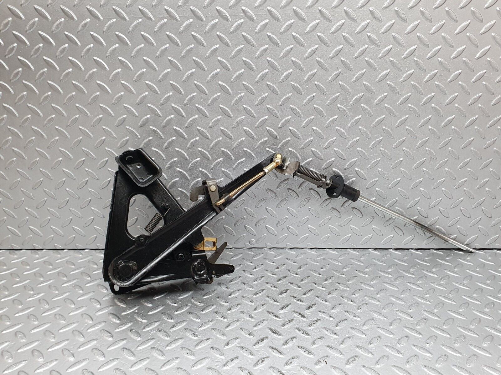 41211 Mercedes-Benz W126 300SE Handbrake Regulator