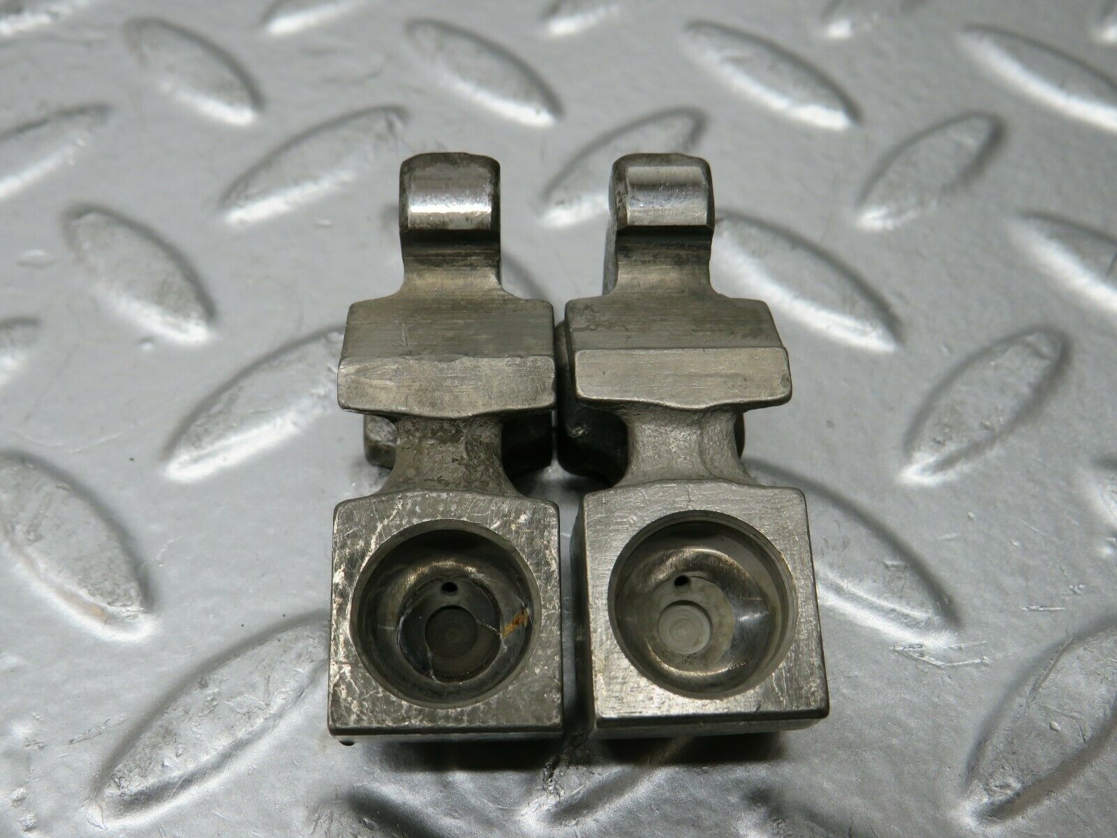 23574 Mercedes-Benz W114 280E Valve Rocker Arm With Retaining Spring