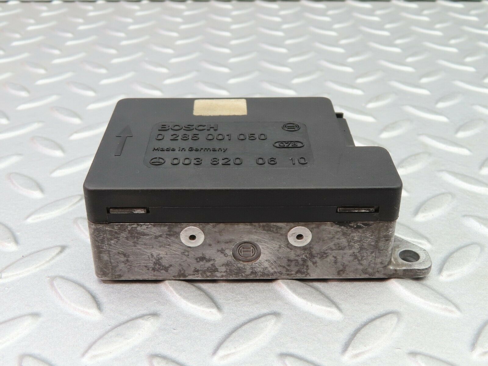 6123 Mercedes-Benz W126 380SE Crash Sensor Bosch 0038200610