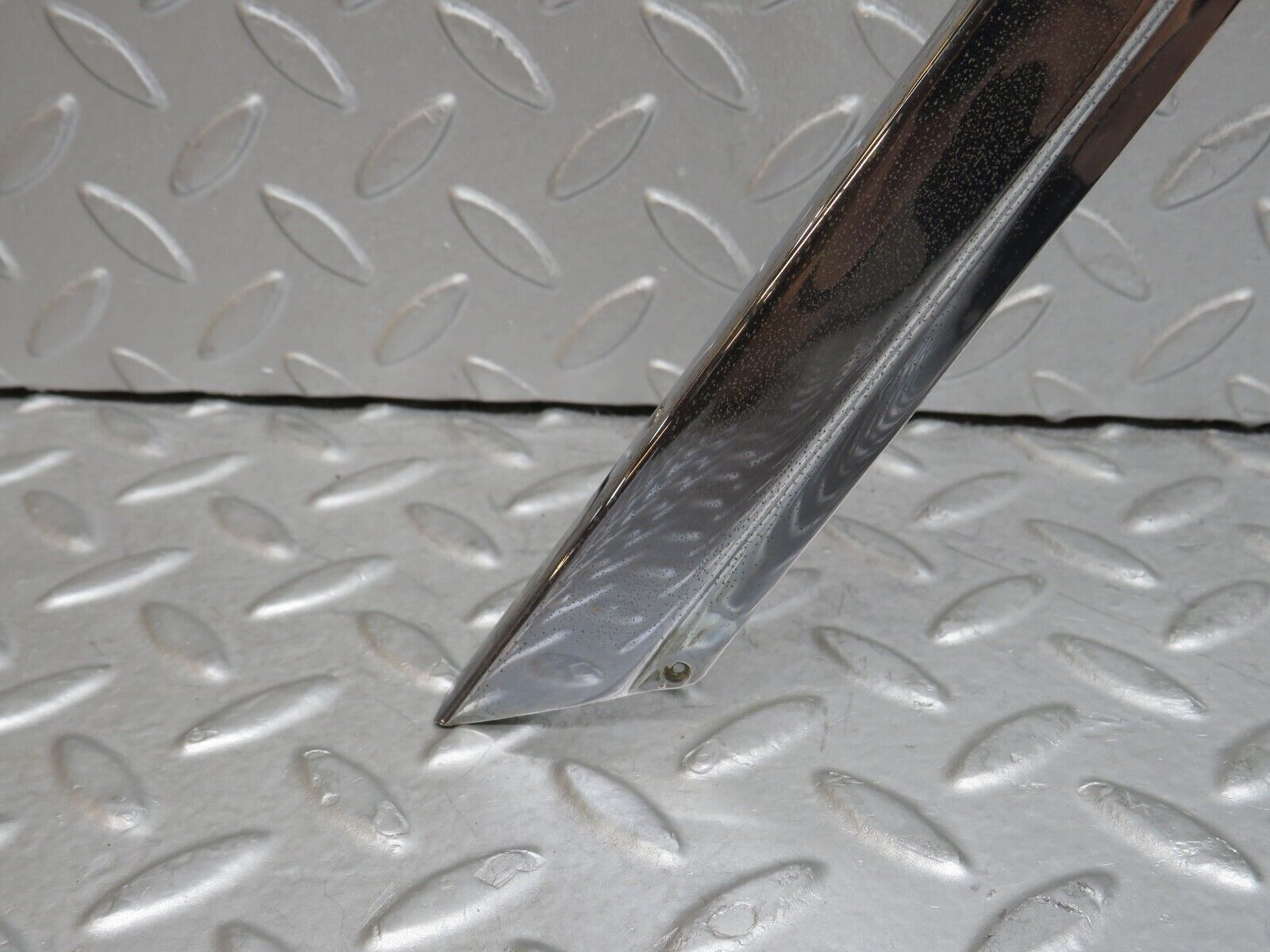 37317 Mercedes-Benz W109 300SEL Front Left Door Chrome Window Frame