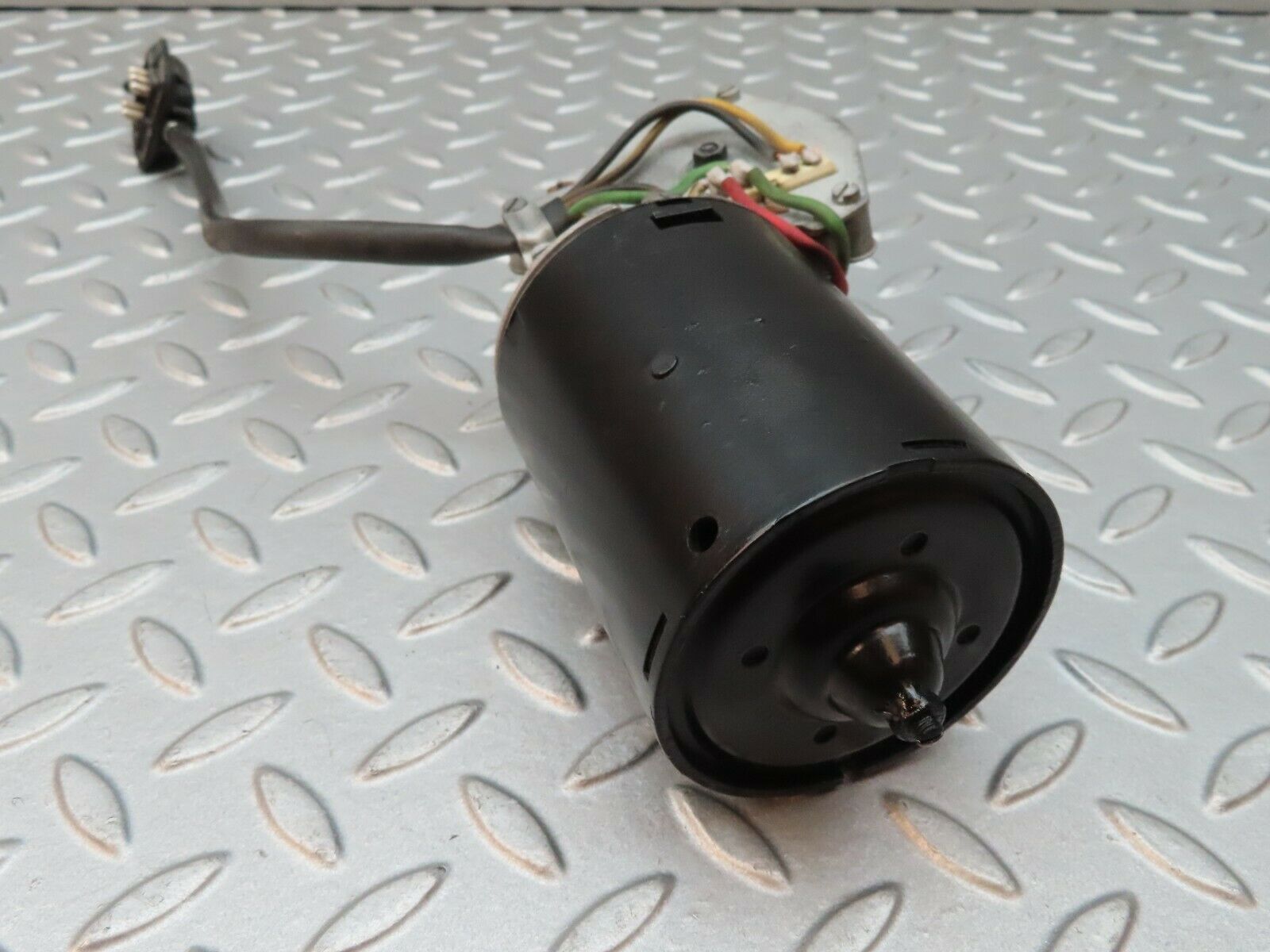 3974 Mercedes-Benz S123 200T Wagon Wiper Motor Bosch