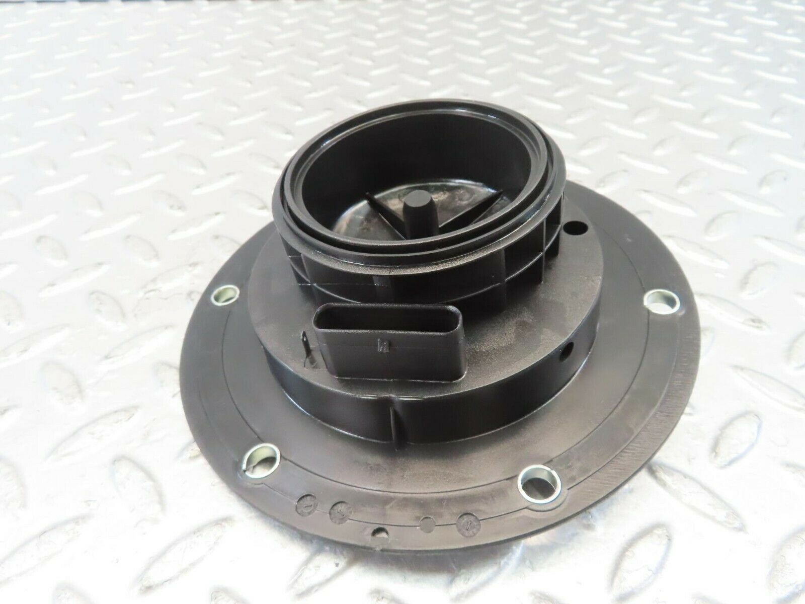 11128 Mercedes-Benz W221 S320 Fuel Tank Cap 2214700138