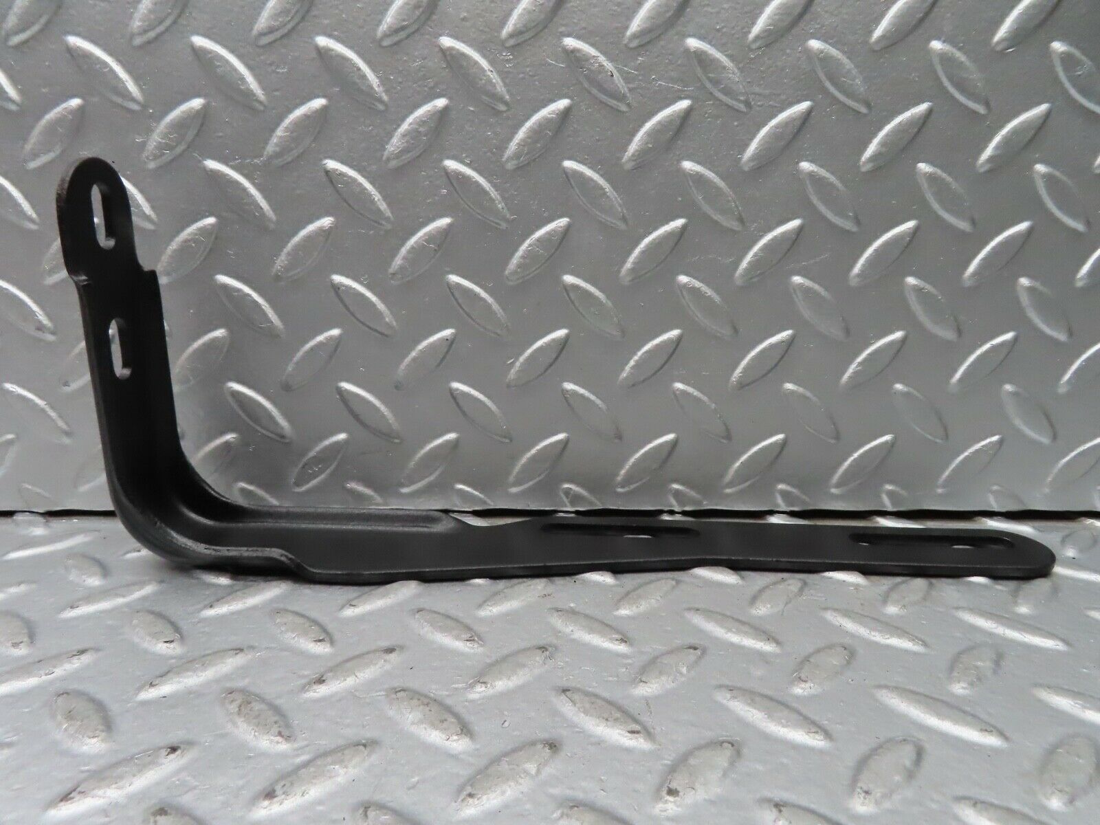 20378 Mercedes-Benz W114 280CE Coupe Exhaust Bracket