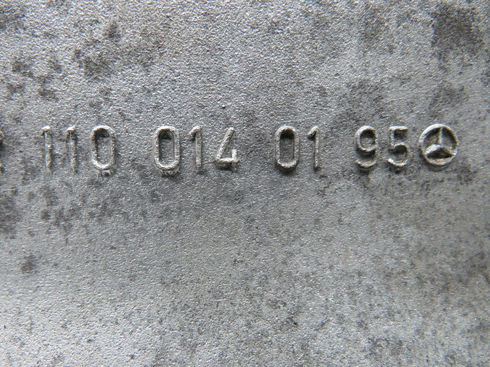 24049 Mercedes-Benz W123 280E Gearbox Support 1100140195