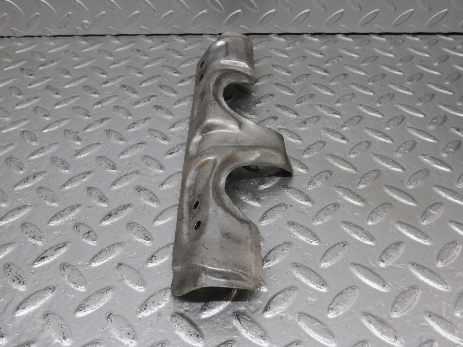 33126 Mercedes-Benz W126 380 V8 M116 Exhaust Manifold Heat Shield