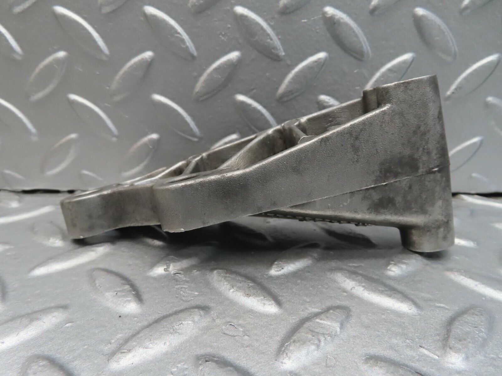 16029 Mercedes-Benz W123 280E Power Steering Pump Bracket 1104663141