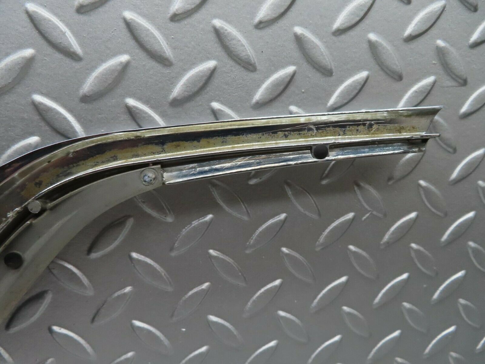 16589 Mercedes-Benz C107 380SLC Rear Left Quarter Window Chrome Frame