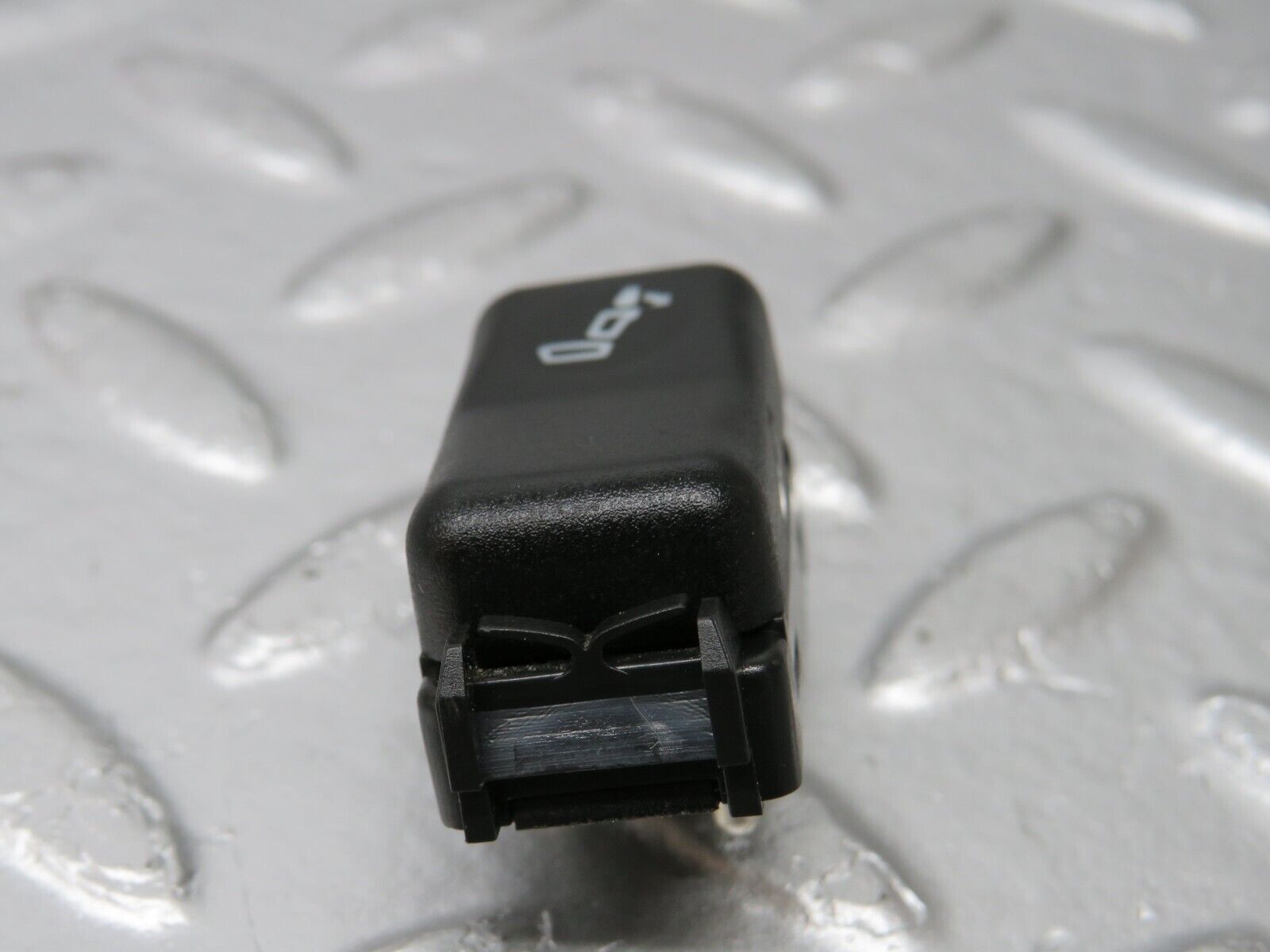 34053 Mercedes-Benz W124 260E Rear Headrest Release Control Switch 1248202610