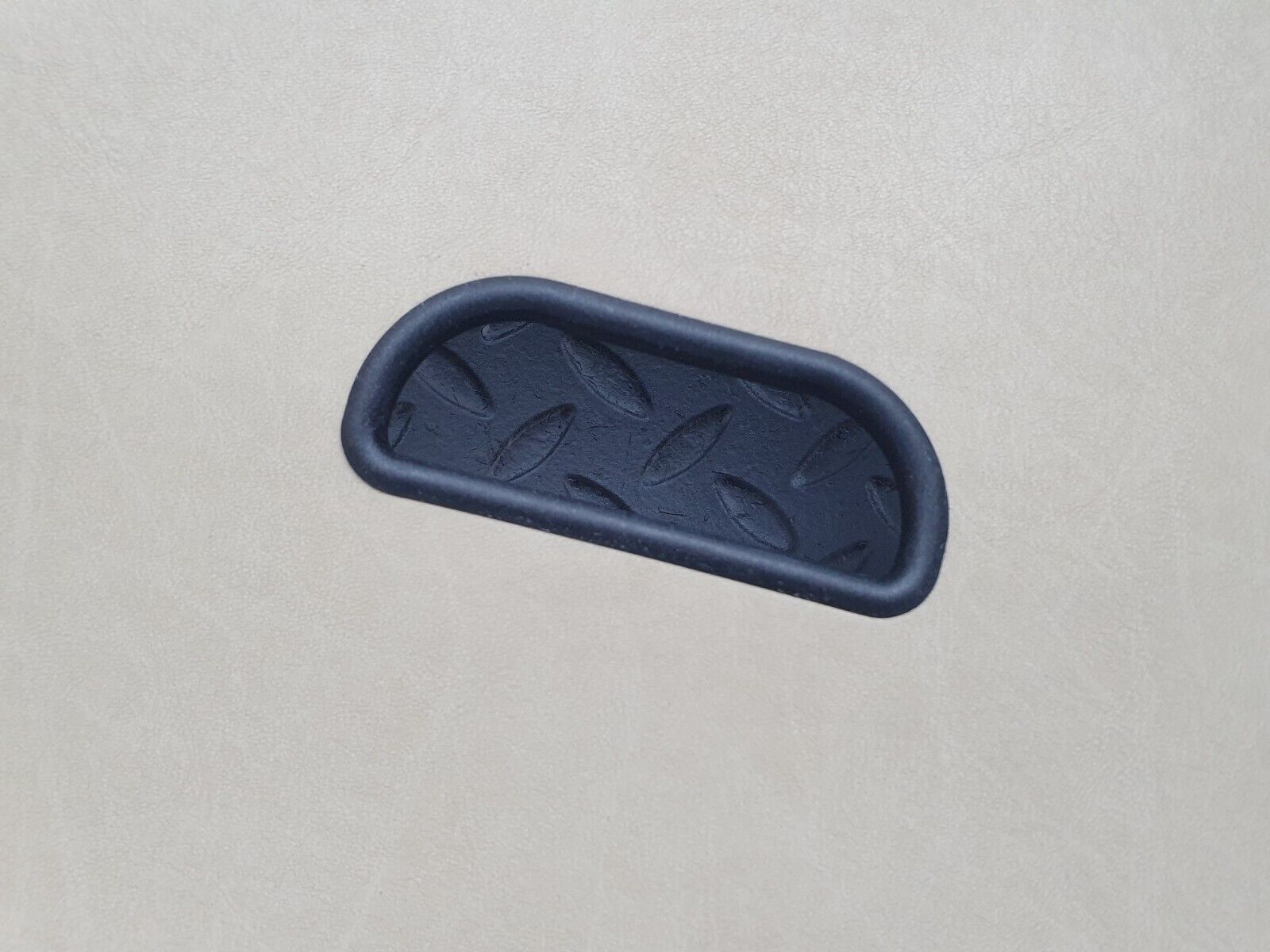 40999 Mercedes-Benz W126 300SE C Pillar Cover Right Side Beige 1266950444