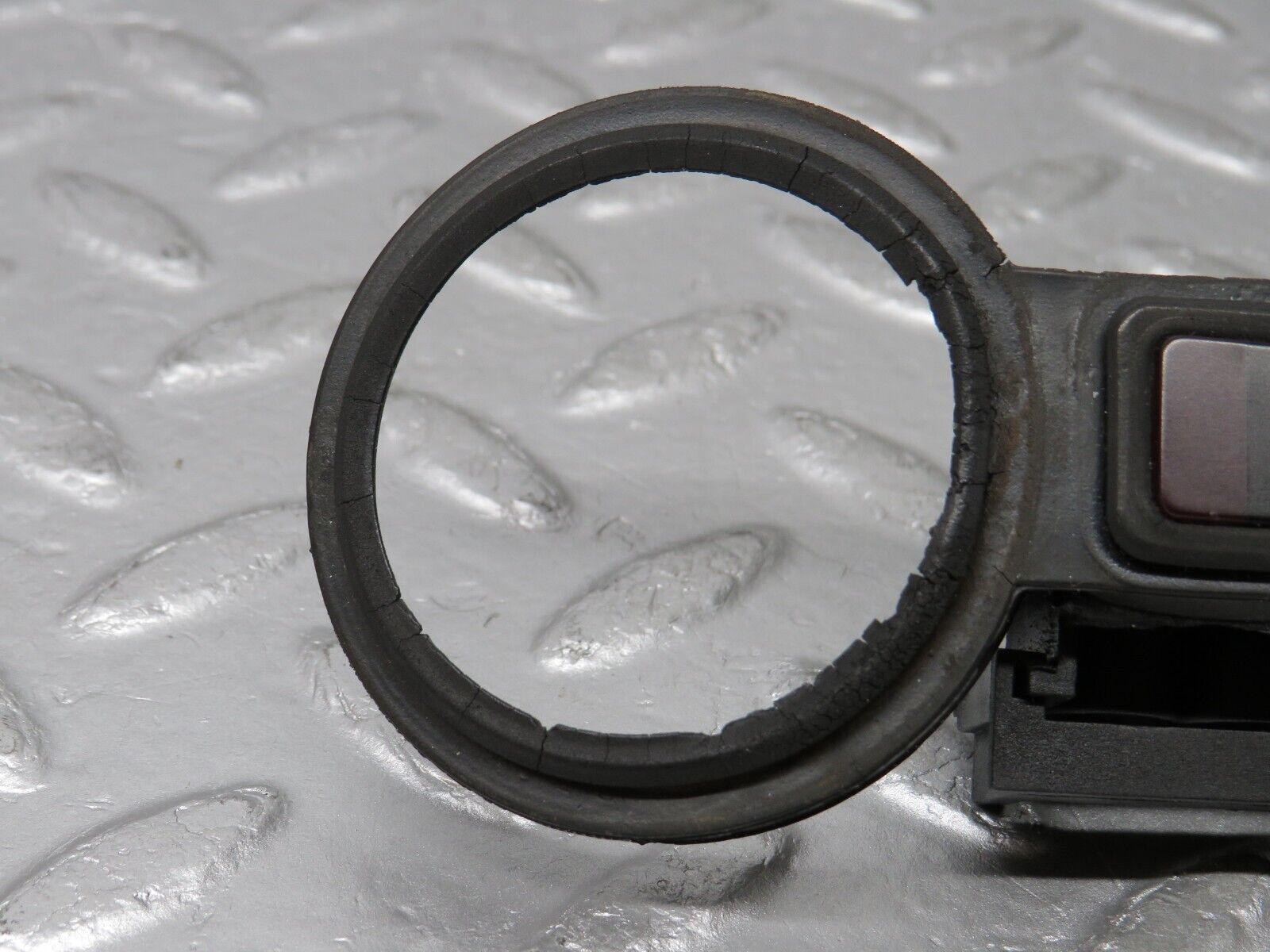 38322 Mercedes-Benz R129 280SL Coupe Trunk Lock Infrared Receiver 1297580898