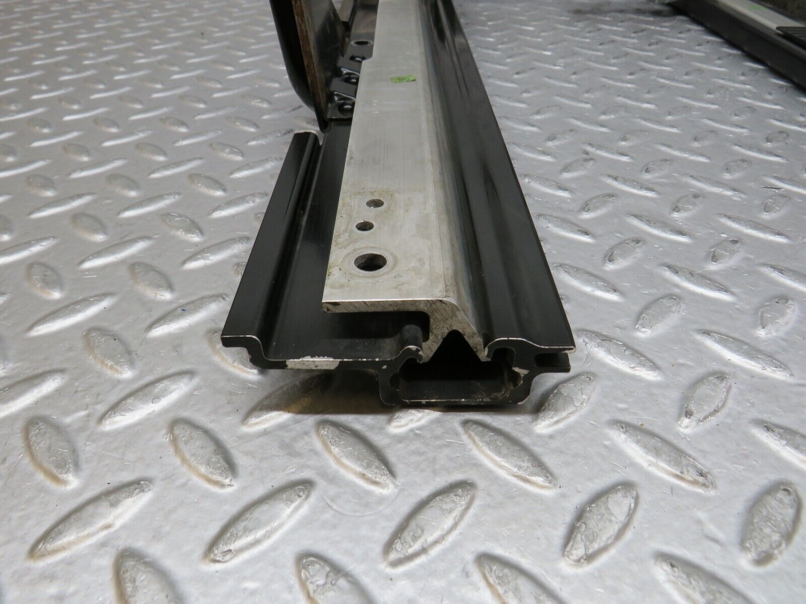 36844 Mercedes-Benz R129 300SL-24 Front Left Seat Rail 2x 1298200707 1298202107 1136201030 1136201020