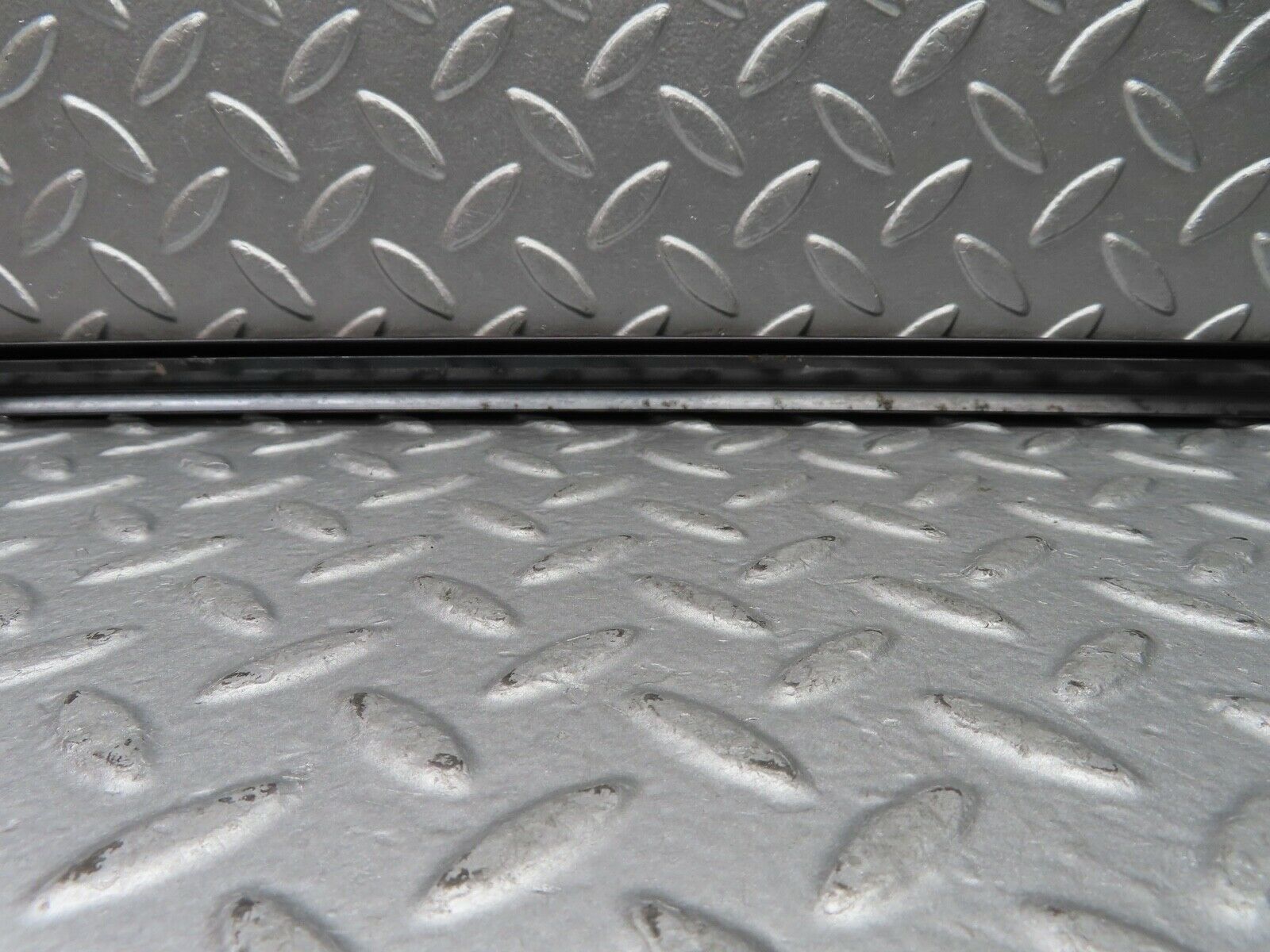 20161 Mercedes-Benz R129 300SL Coupe Right Door Chrome Moulding Trim