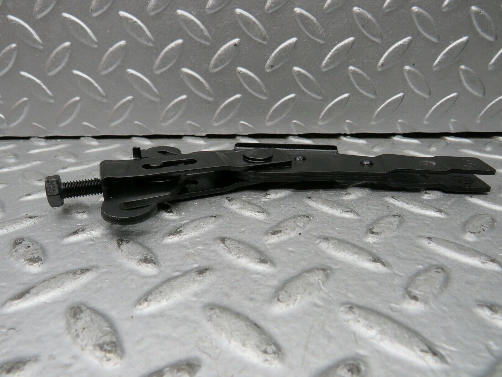 21788 Mercedes-Benz W126 300SE Handbrake Regulator