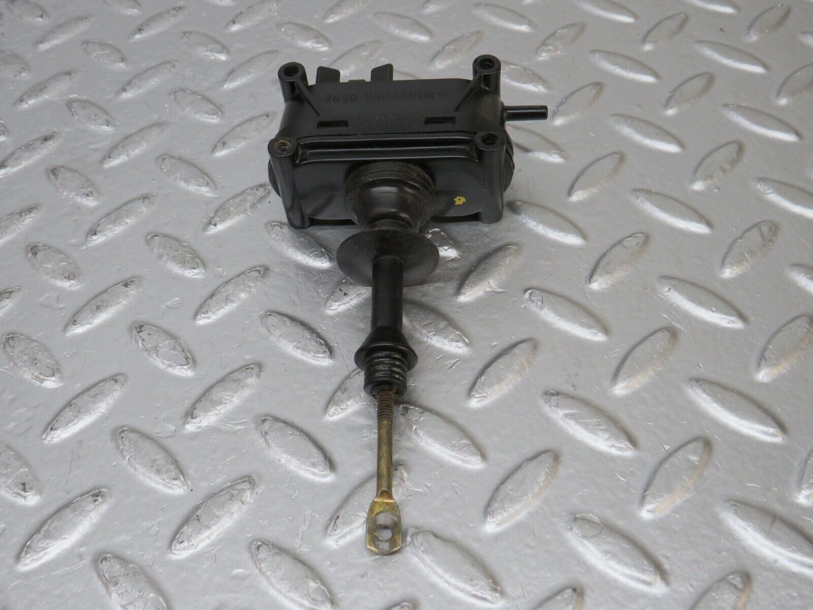 33904 Mercedes-Benz W124 260E Door Lock Vacuum Actuator Rear Right