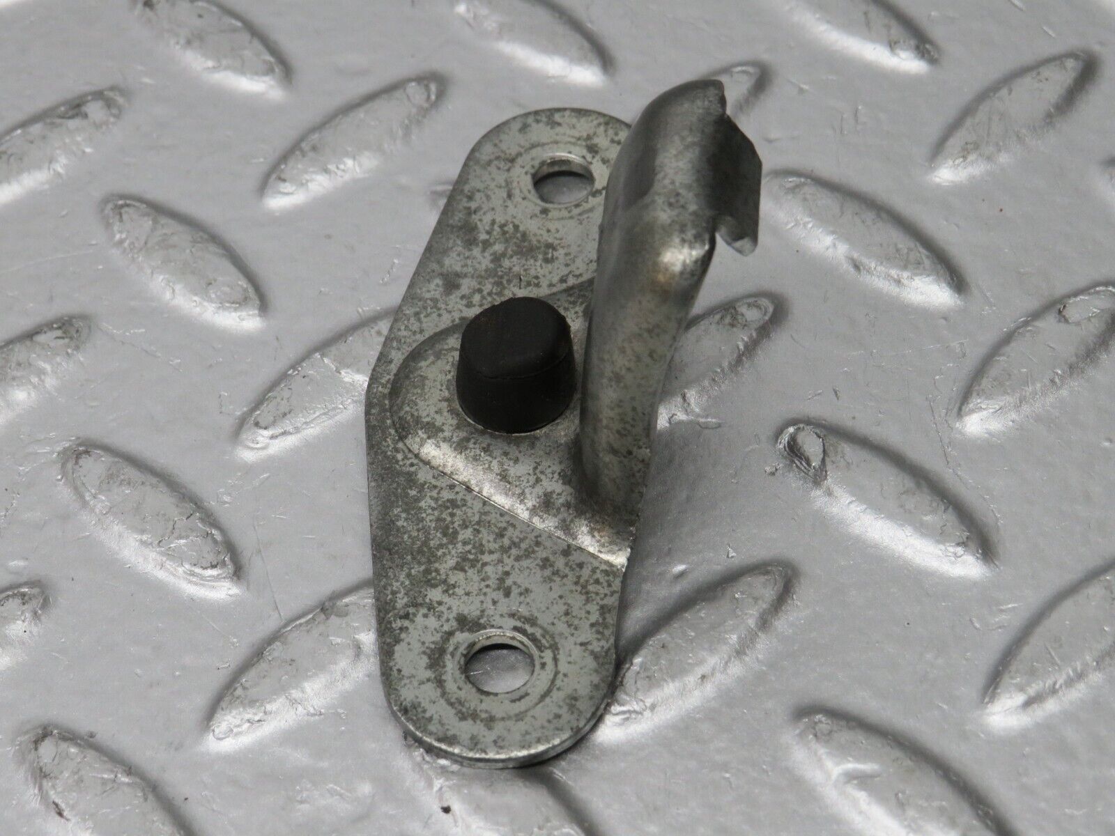 32197 Mercedes-Benz W123 230E Trunk Lock Latch 1237580150