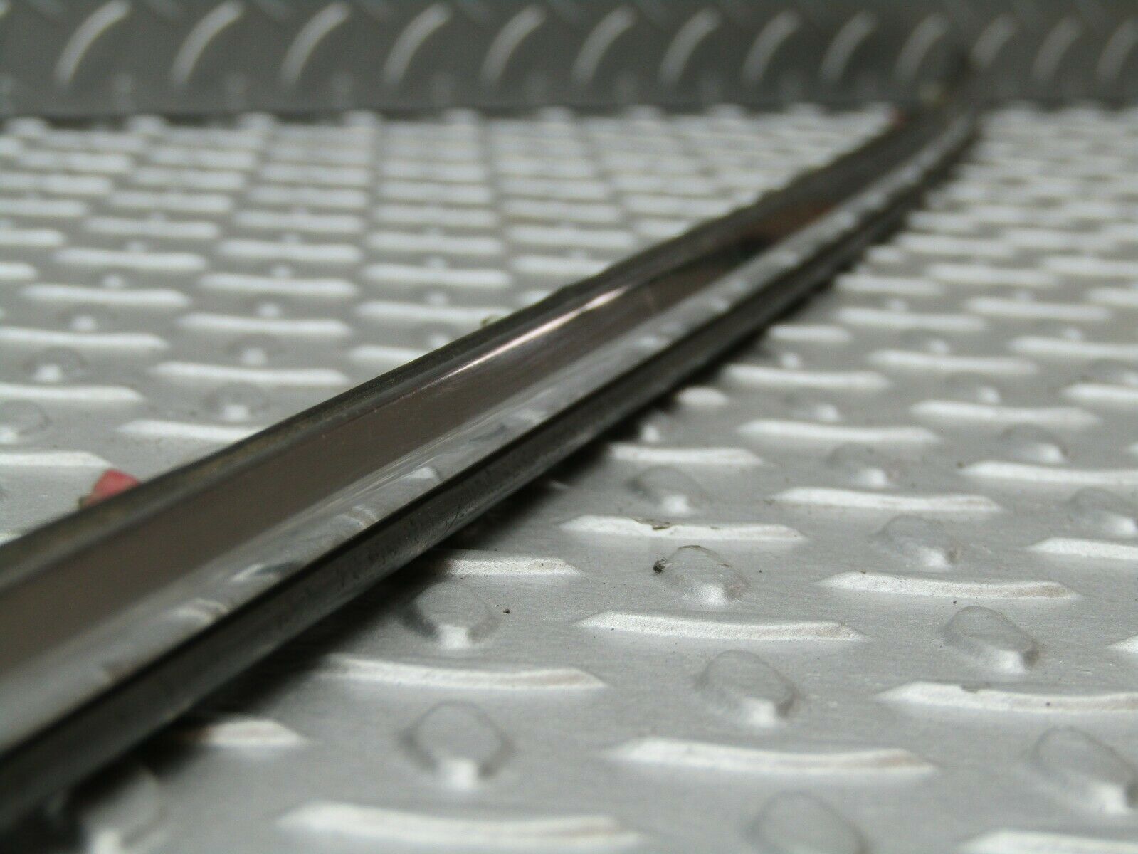 3340 Mercedes-Benz W115 220D Centre Fender Wing Chrome Trim Front Left