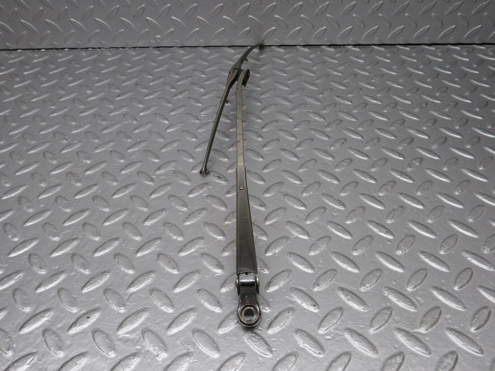 40372 Mercedes-Benz W110 230 Windscreen Wiper Arm Right Side