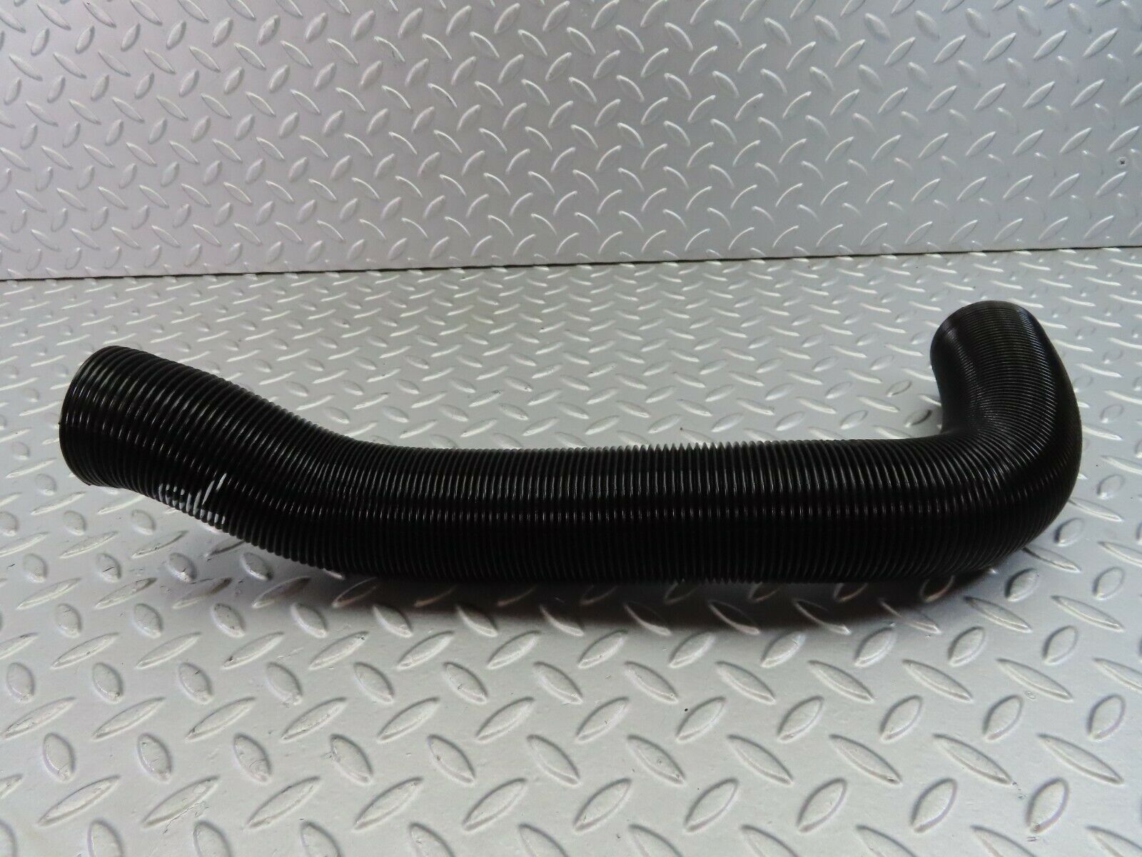 7642 Mercedes-Benz S123 230TE Wagon Heater Pipe Air Pipe Right