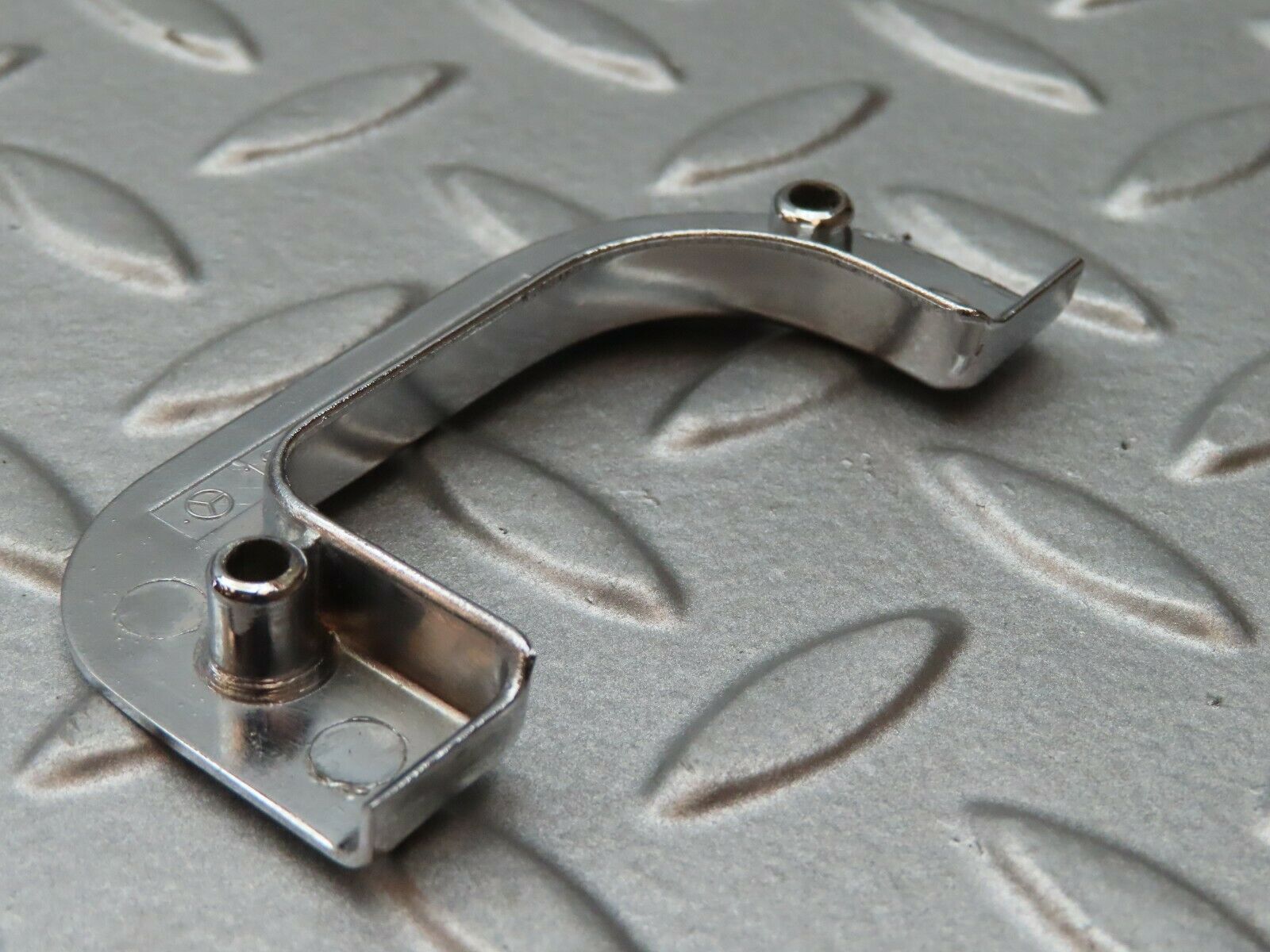 4147 Mercedes-Benz S123 200T Wagon Left Interior Chrome Door Latch Trim