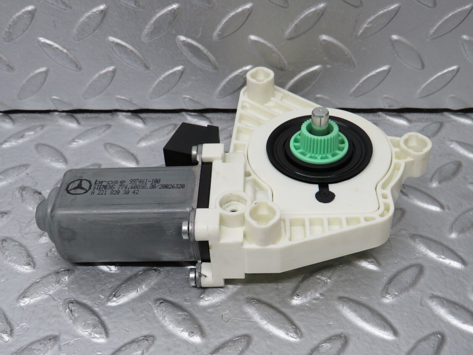 35162 Mercedes-Benz W221 Rear Right Window Regulator Motor 2218203042