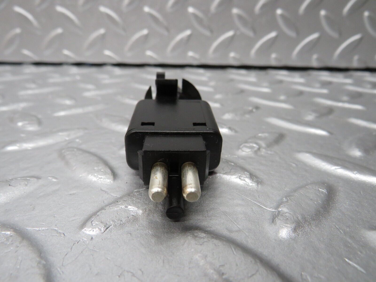 34058 Mercedes-Benz W124 260E Brake Light Switch 0005457709