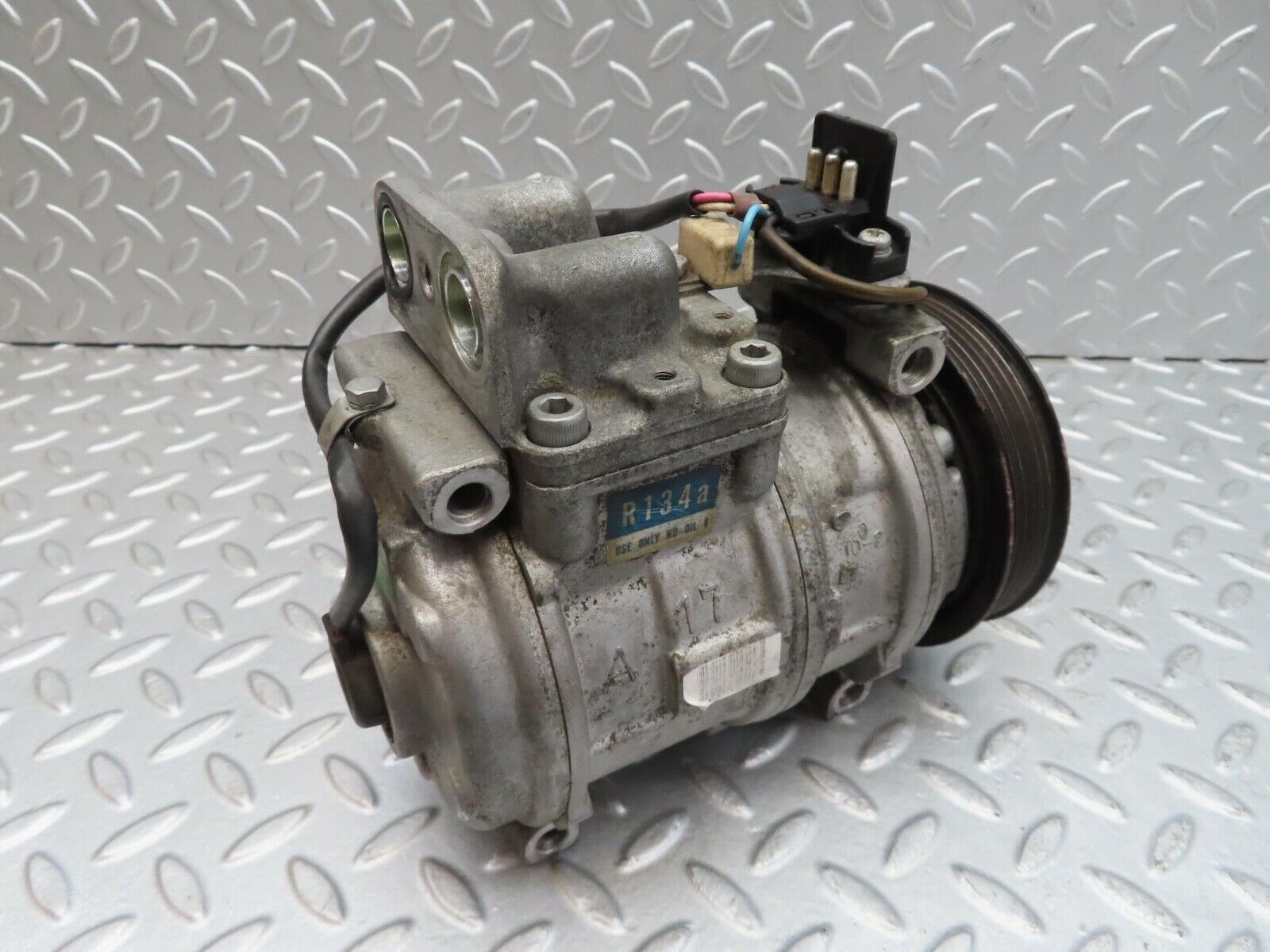12201 Mercedes-Benz R129 300SL Coupe Air Con Compressor 0002300511