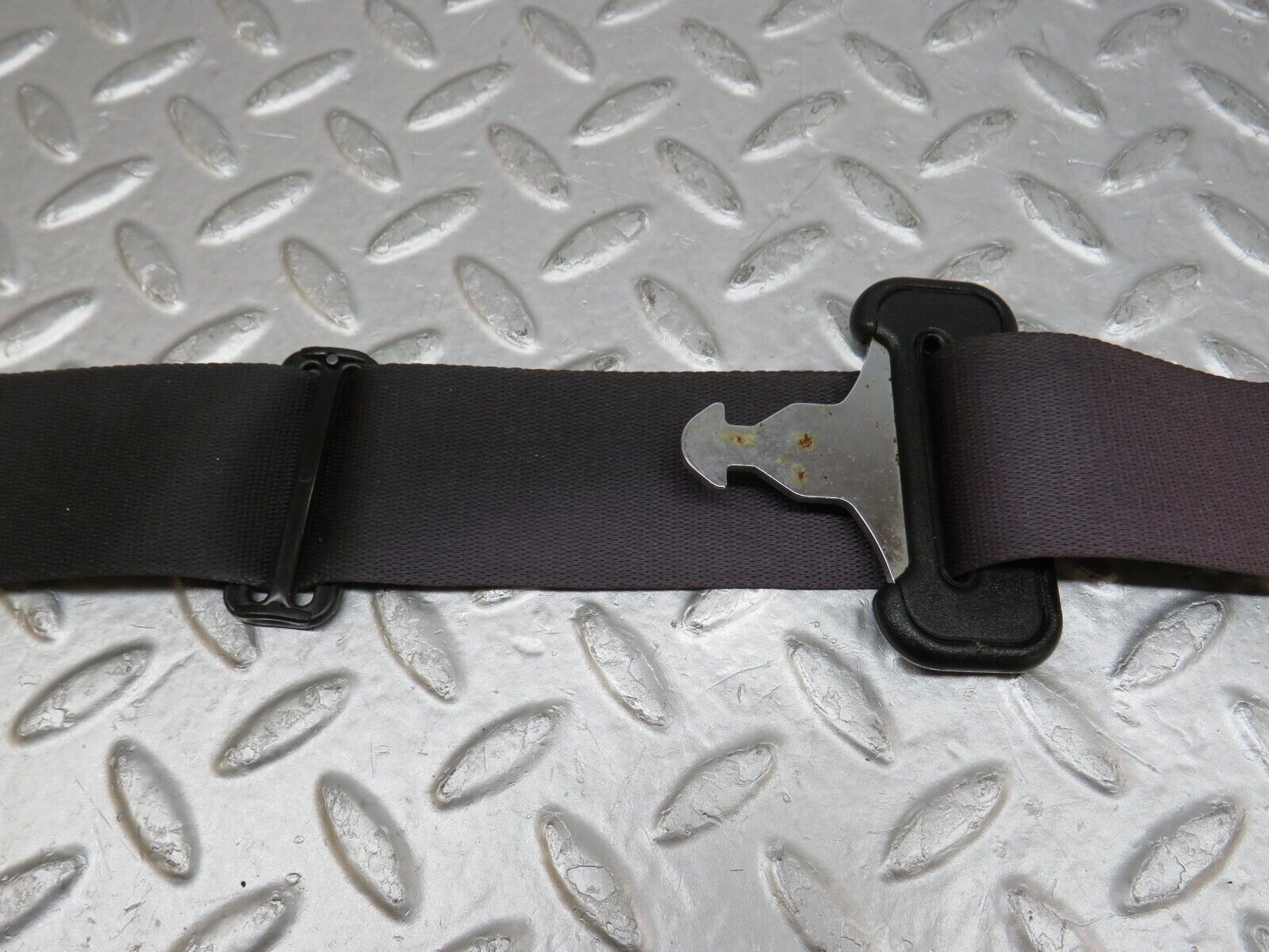 35875 Mercedes-Benz W108 Front Right Seat Belt & Buckle 116639489 123306589