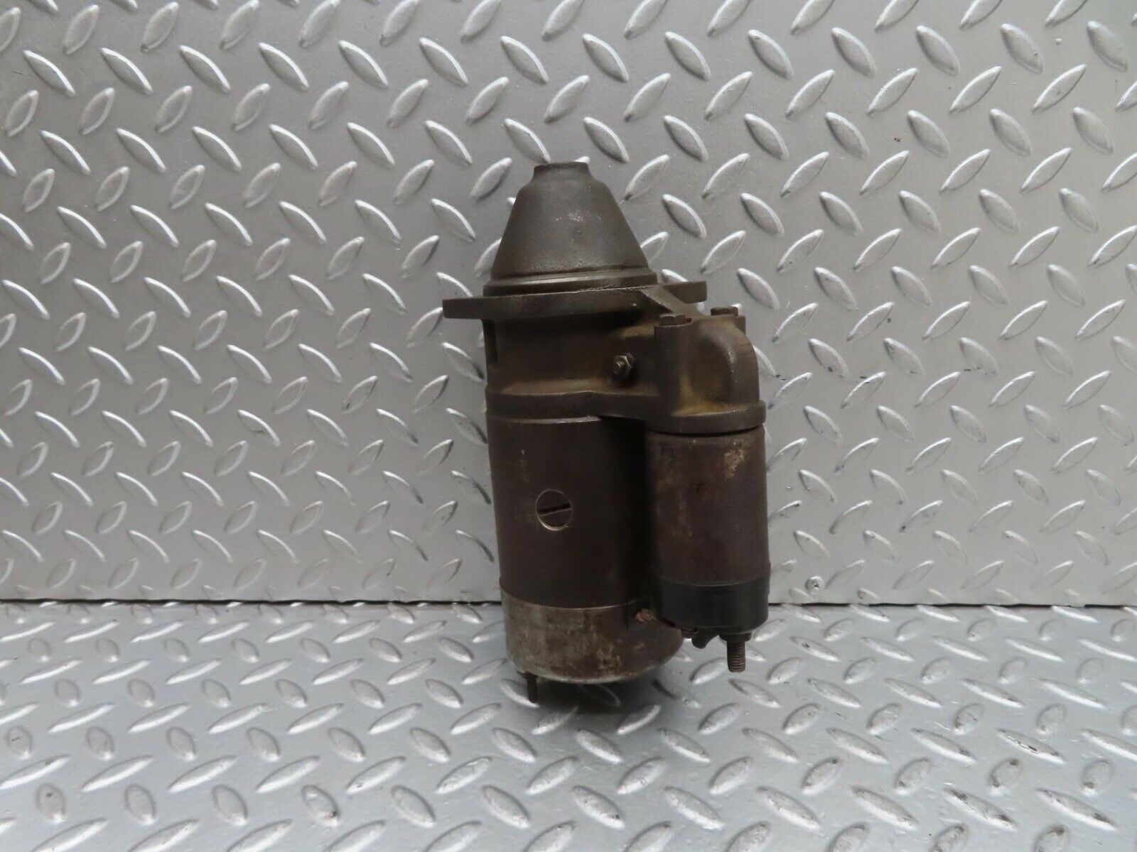 15809 Mercedes-Benz W115 Starter Motor Bosch 0001208009