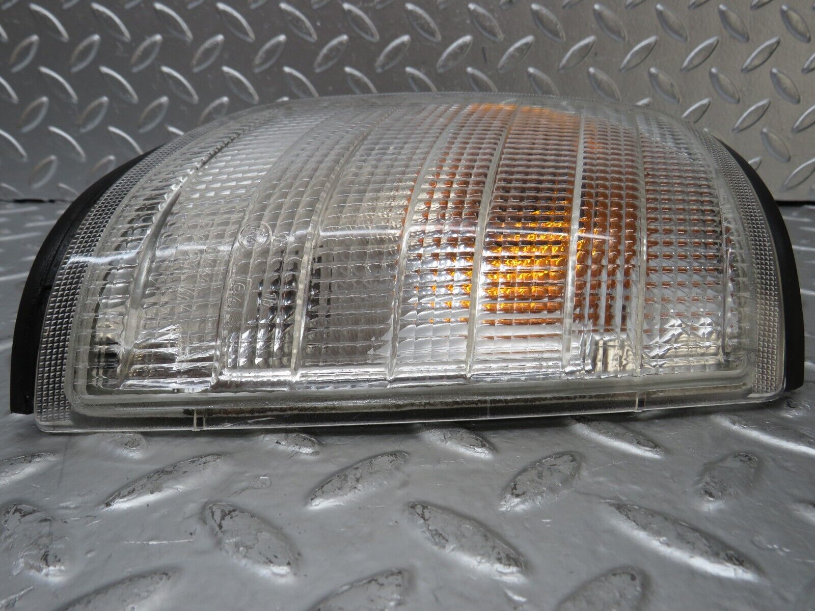 25896 Mercedes-Benz W124 280E Indicator Light Front Right 1305233937