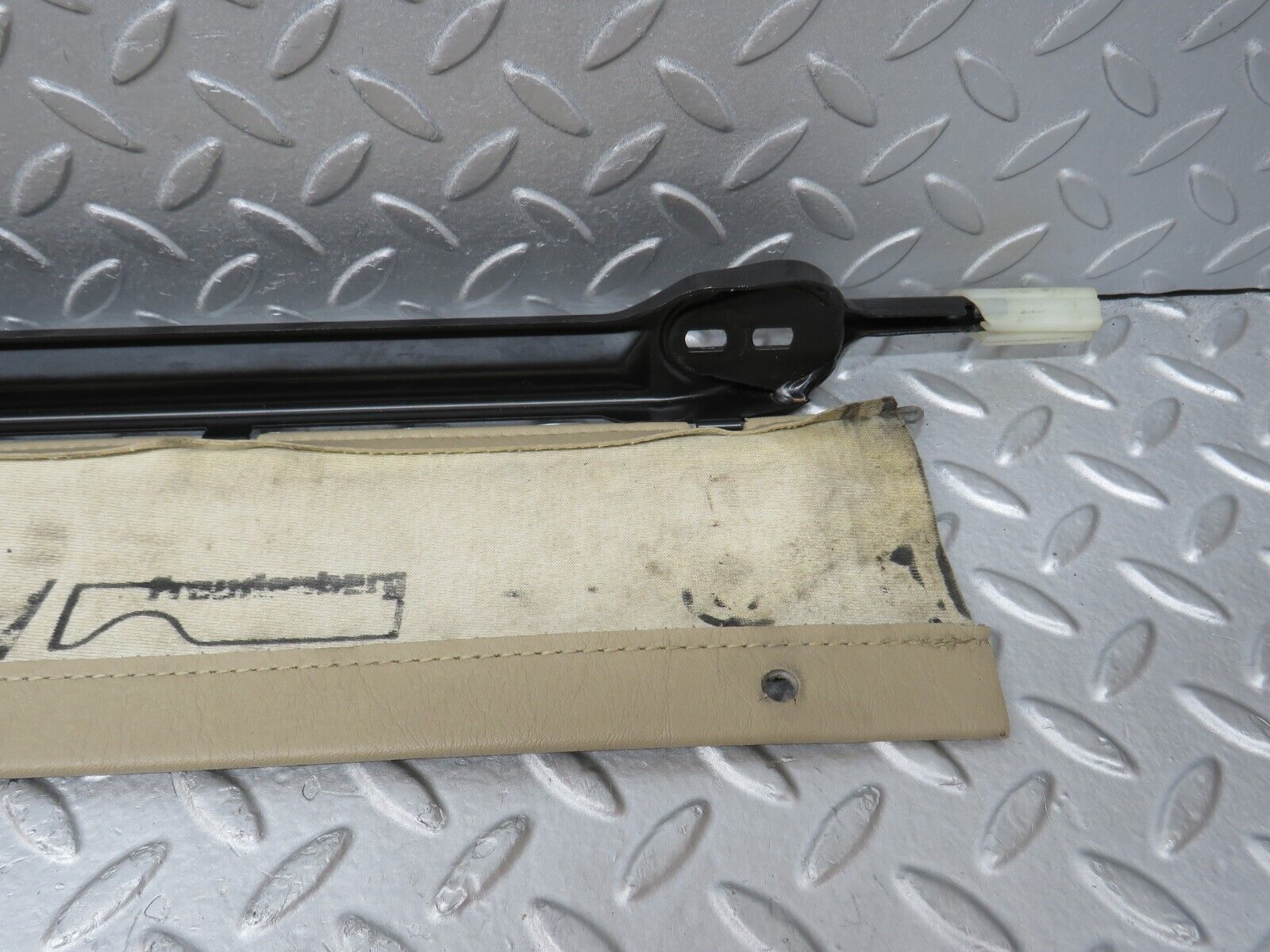 36839 Mercedes-Benz R129 300SL-24 Front Left Seat Under Cover Beige Leather