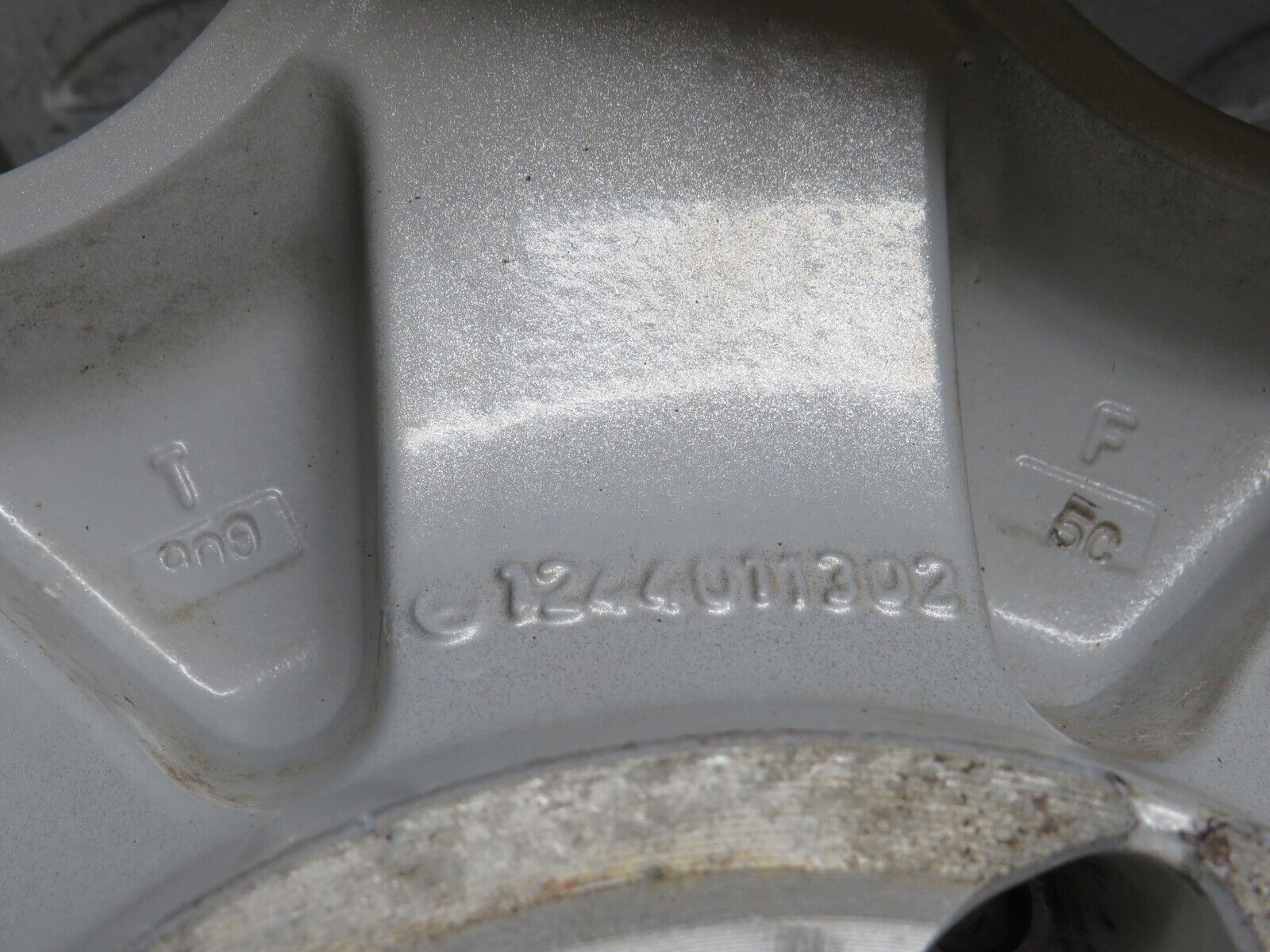 38187 Mercedes-Benz A124 Alloy Wheel 7Jx15H2 ET41 1244011302