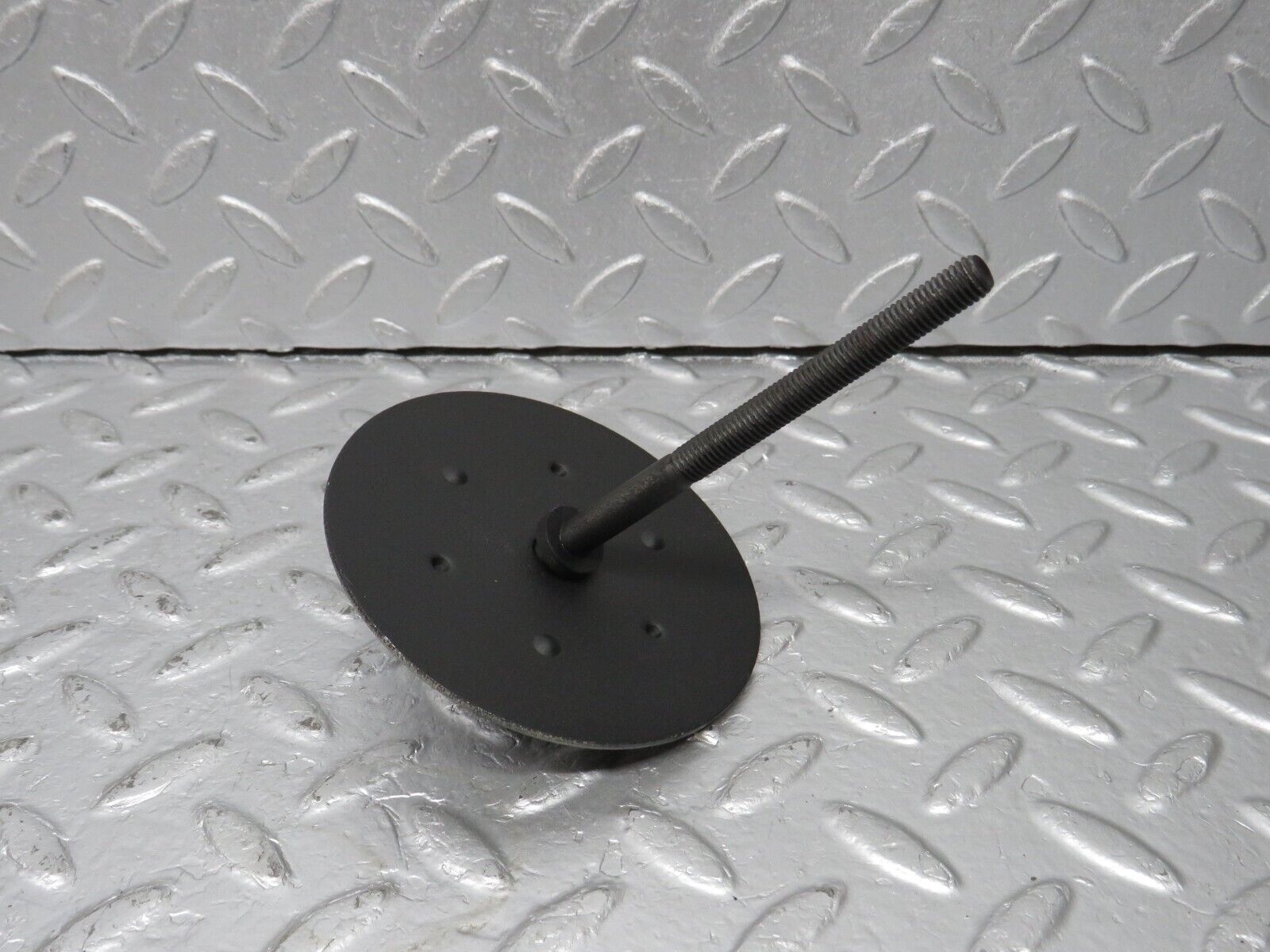 40538 Mercedes-Benz W123 300D Spare Wheel Holder