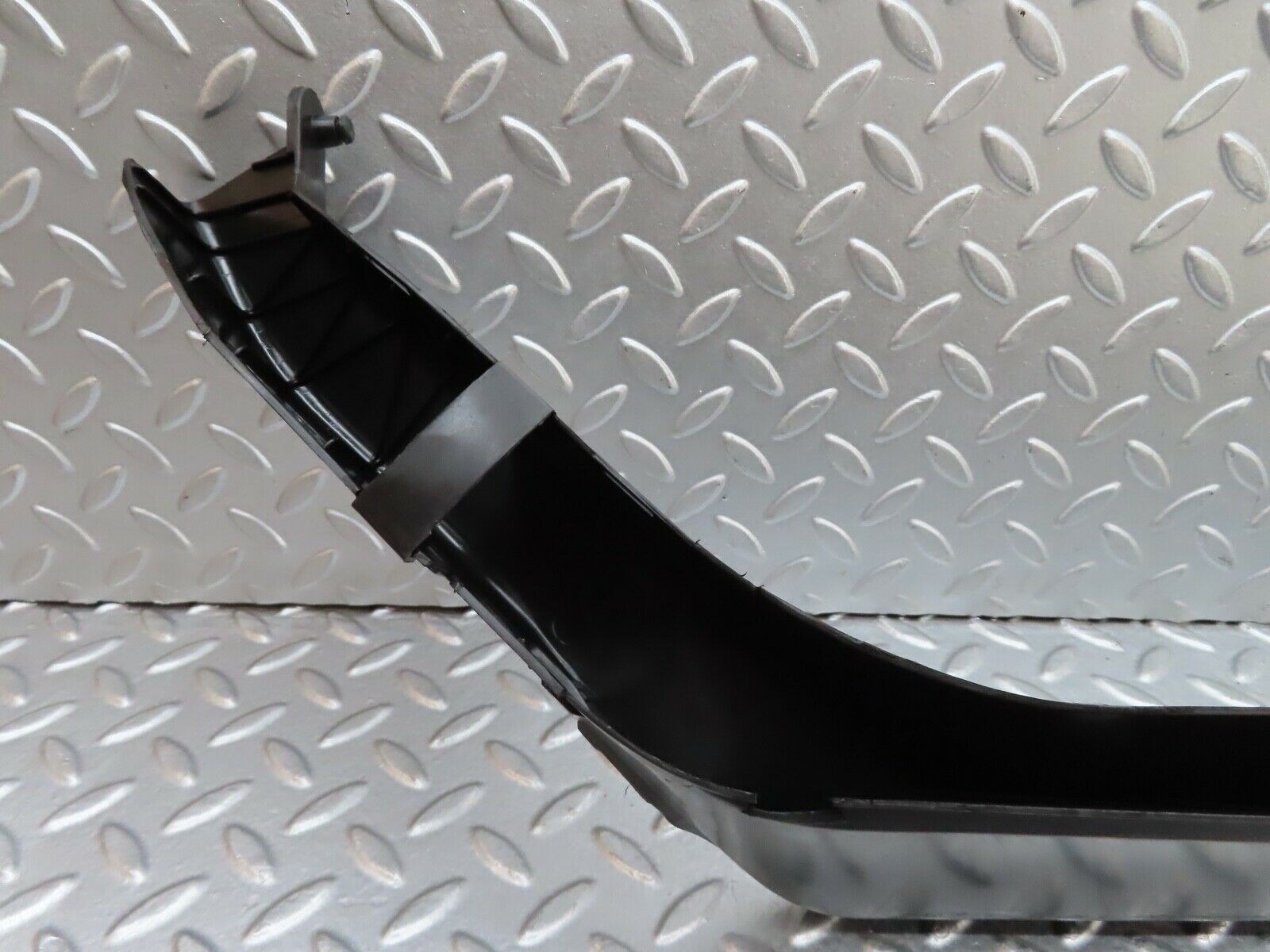 19322 Mercedes-Benz C140 CL420 Coupe Engine Bay Cable Channel 1408214589