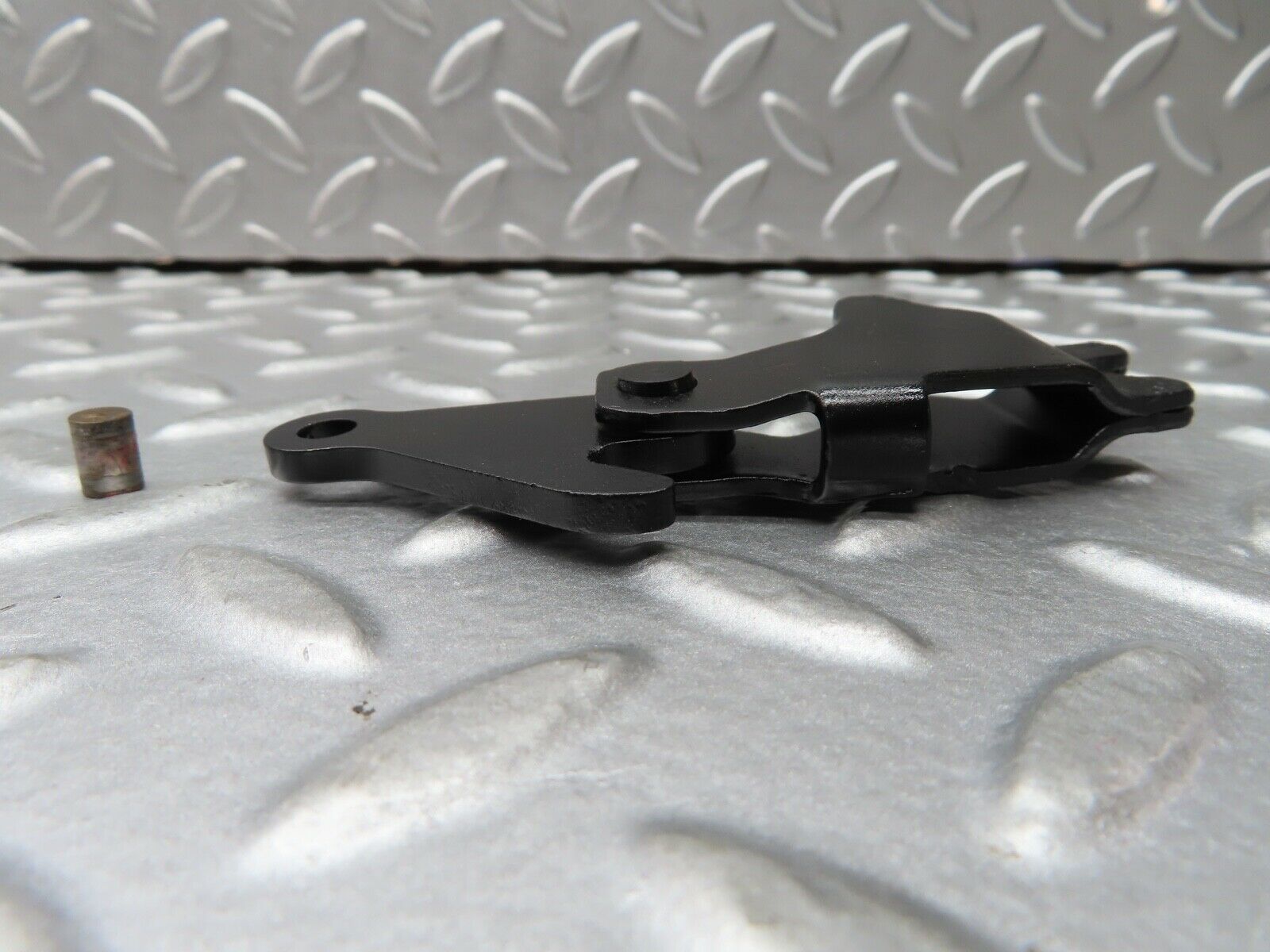 19205 Mercedes-Benz W123 300D Handbrake Regulator