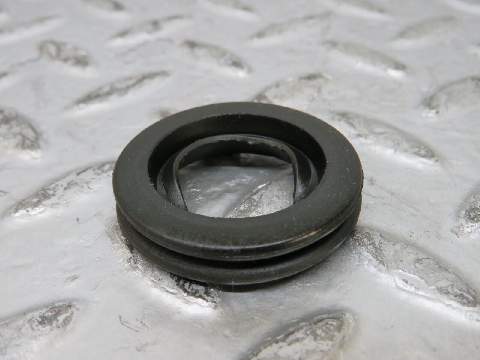 26523 Mercedes-Benz C124 220CE Coupe Heater Hose Rubber 1269971581