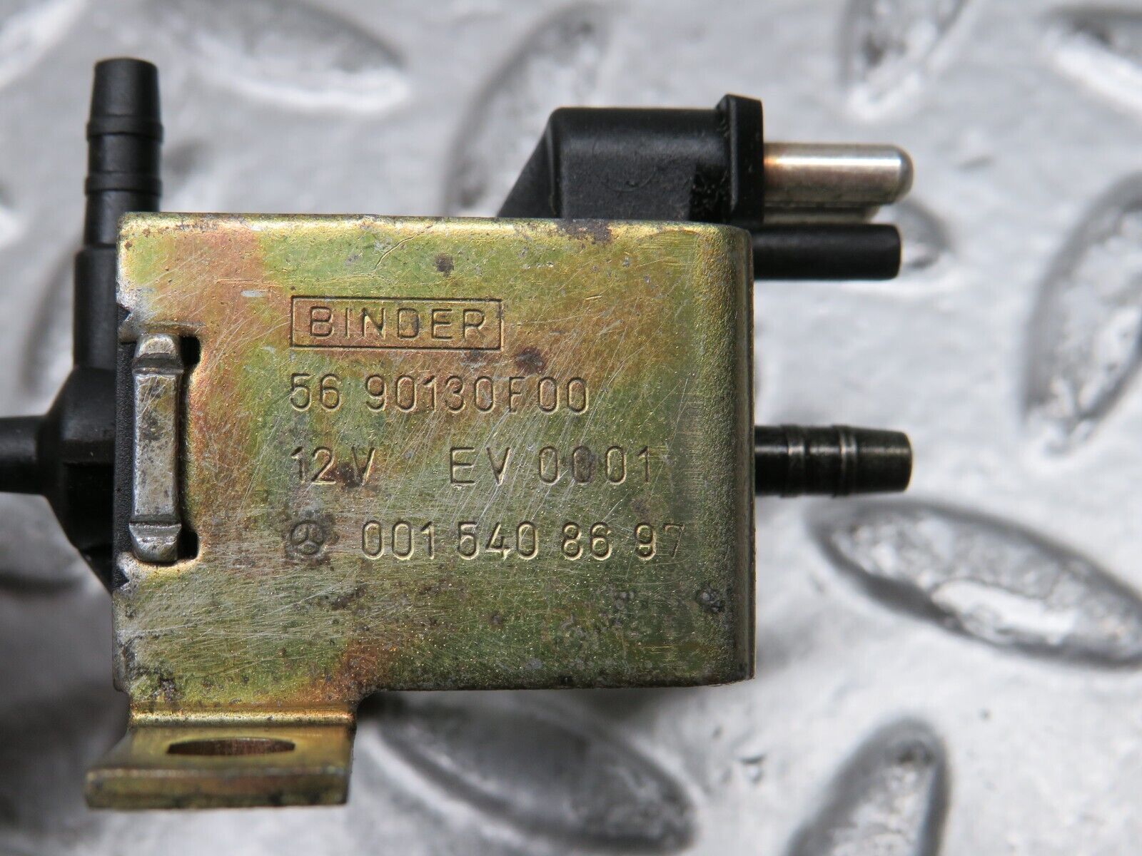 29171 Mercedes-Benz C124 320CE Coupe Vacuum Control Valve 0015408697