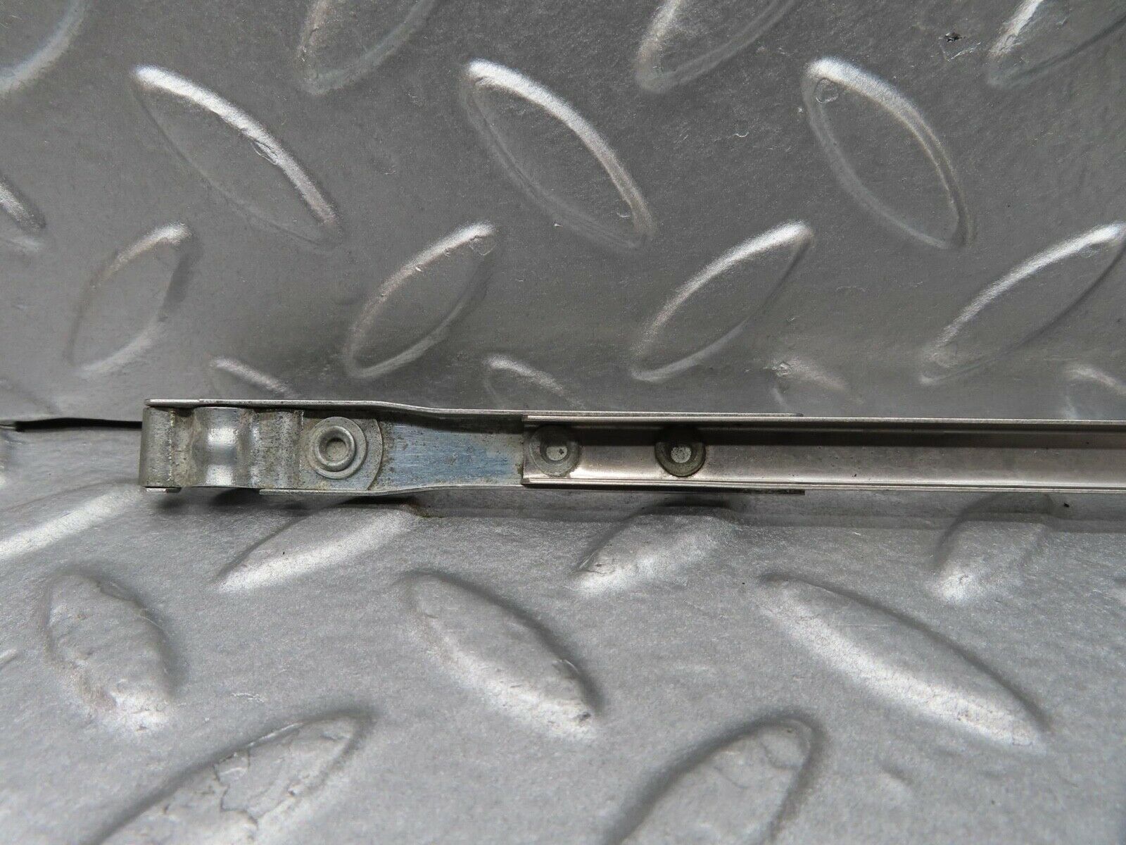 14059 Mercedes-Benz C107 280SLC Throttle Linkage