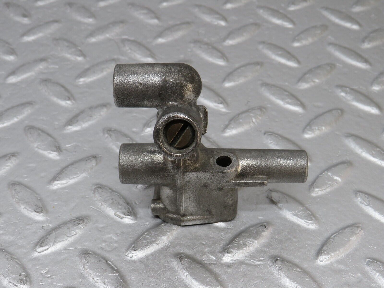 36580 Mercedes-Benz W201 190E 2.0L Idle Control Valve 1020941212