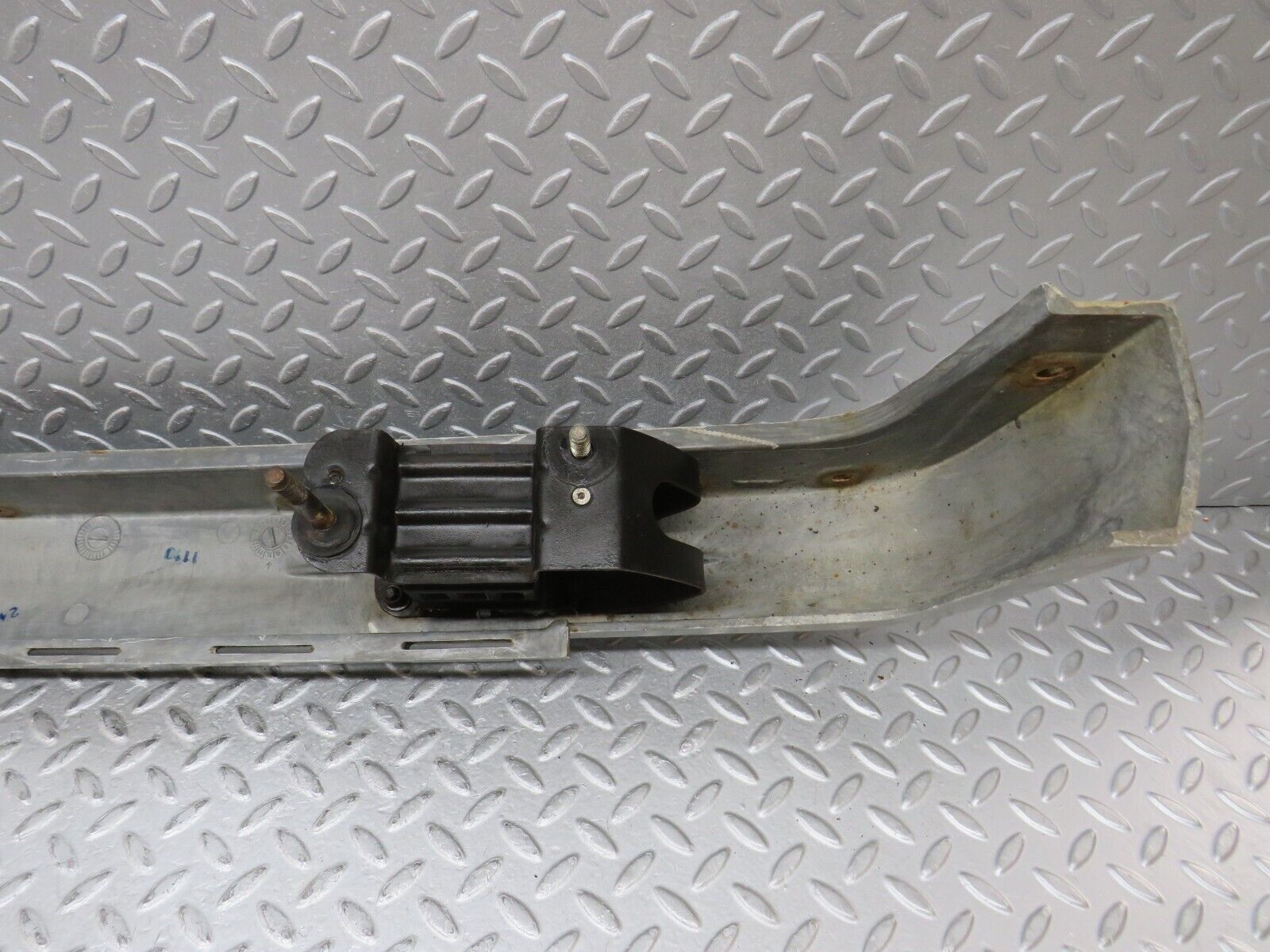 36313 Mercedes-Benz W126 420SE Rear Bumper Bracket Reinforcement 1268851105