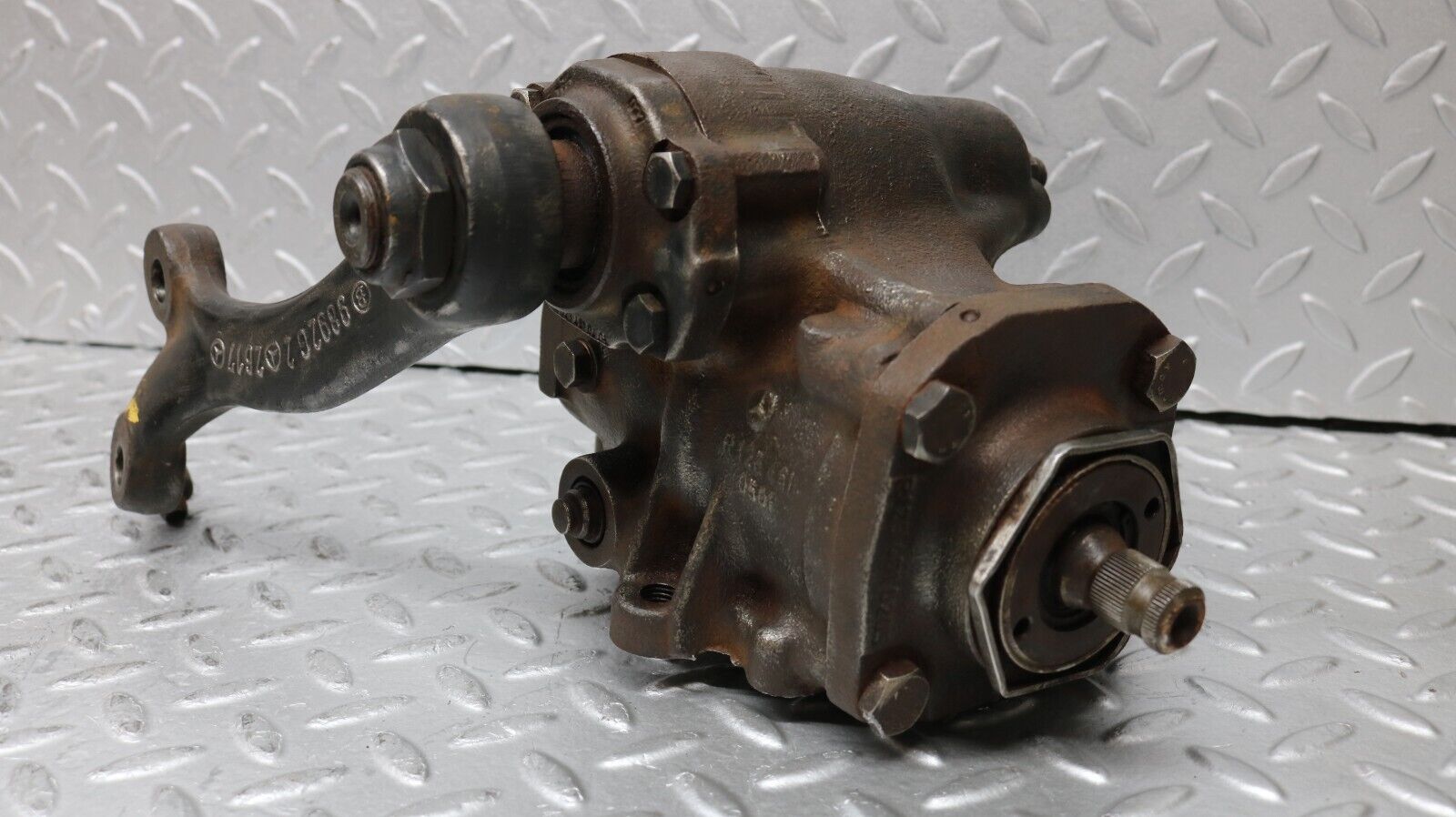 37199 Mercedes-Benz C126 420SEC Coupe Steering Box 1264610501