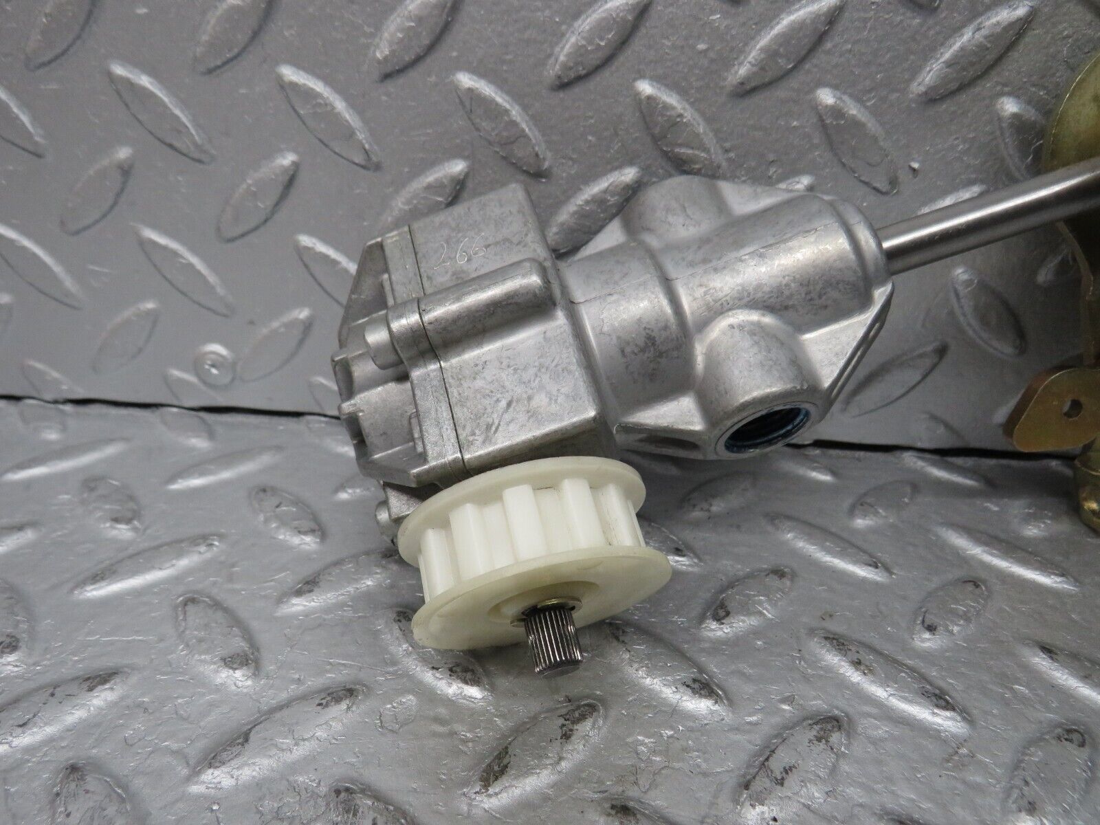 36846 Mercedes-Benz R129 300SL-24 Front Left Seat Recline Mechanism 1299101161