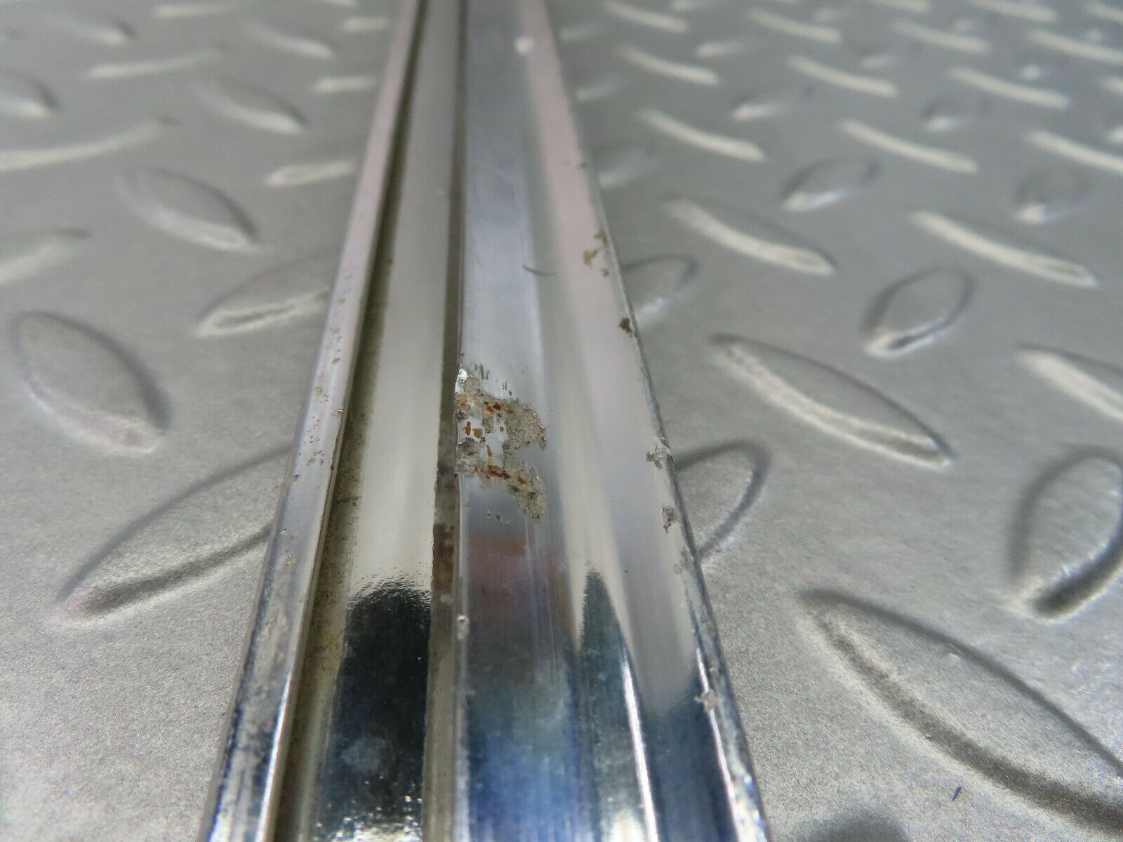 7286 Mercedes-Benz W116 450SE Rear Left Door Chrome Trim