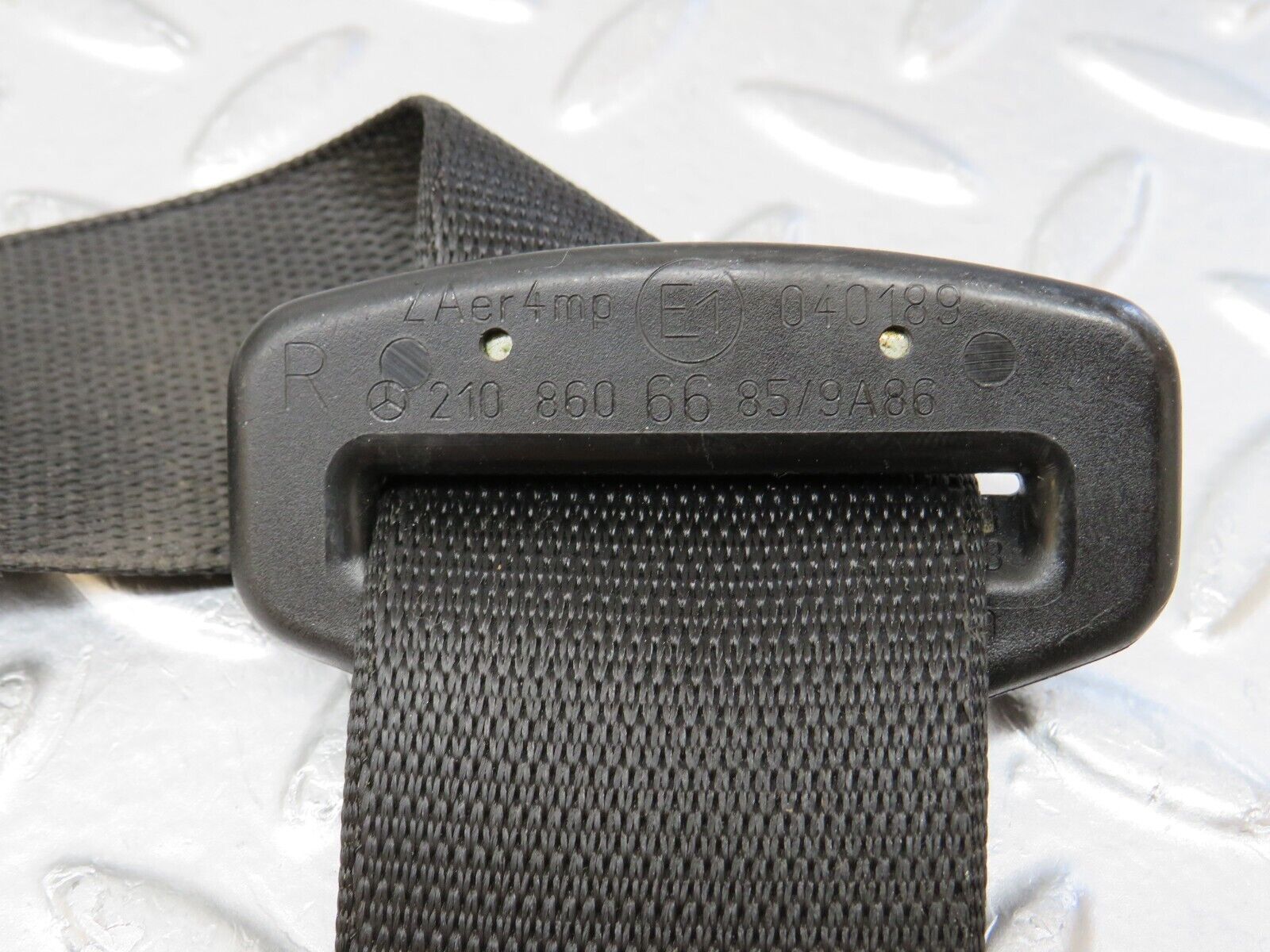 35083 Mercedes-Benz W210 320E Front Right Seat Belt 2108606685