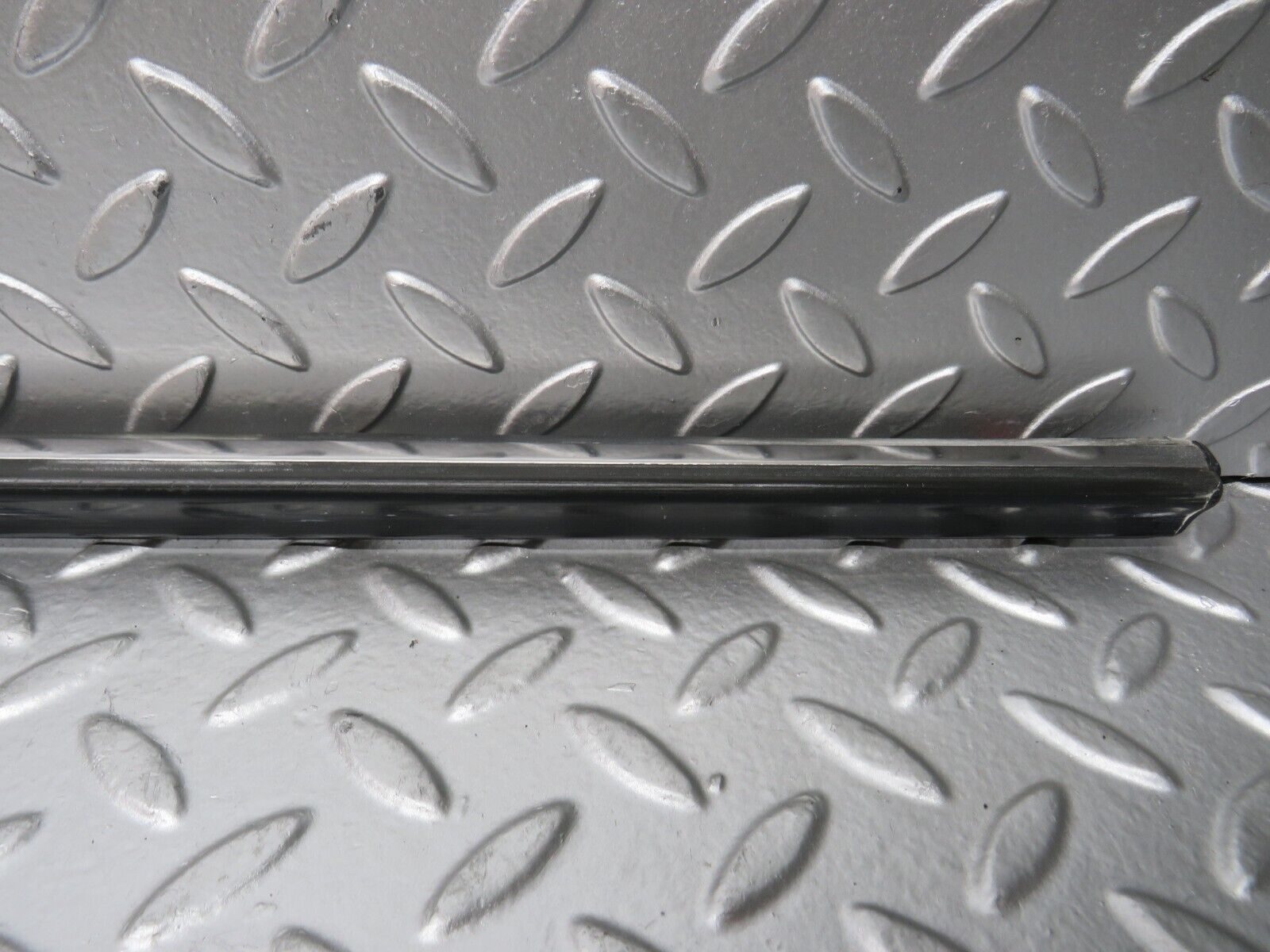 28623 Mercedes-Benz W123 280E Rear Left Door Centre Moulding Trim