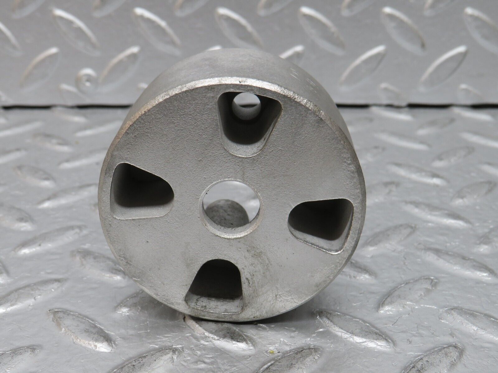 32252 Mercedes-Benz W123 220D Water Pump Spacer 1152050126