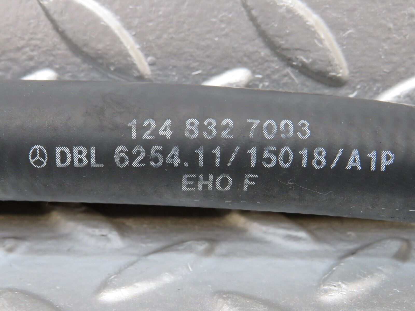 25796 Mercedes-Benz W124 280E Heater Hose 1248327093